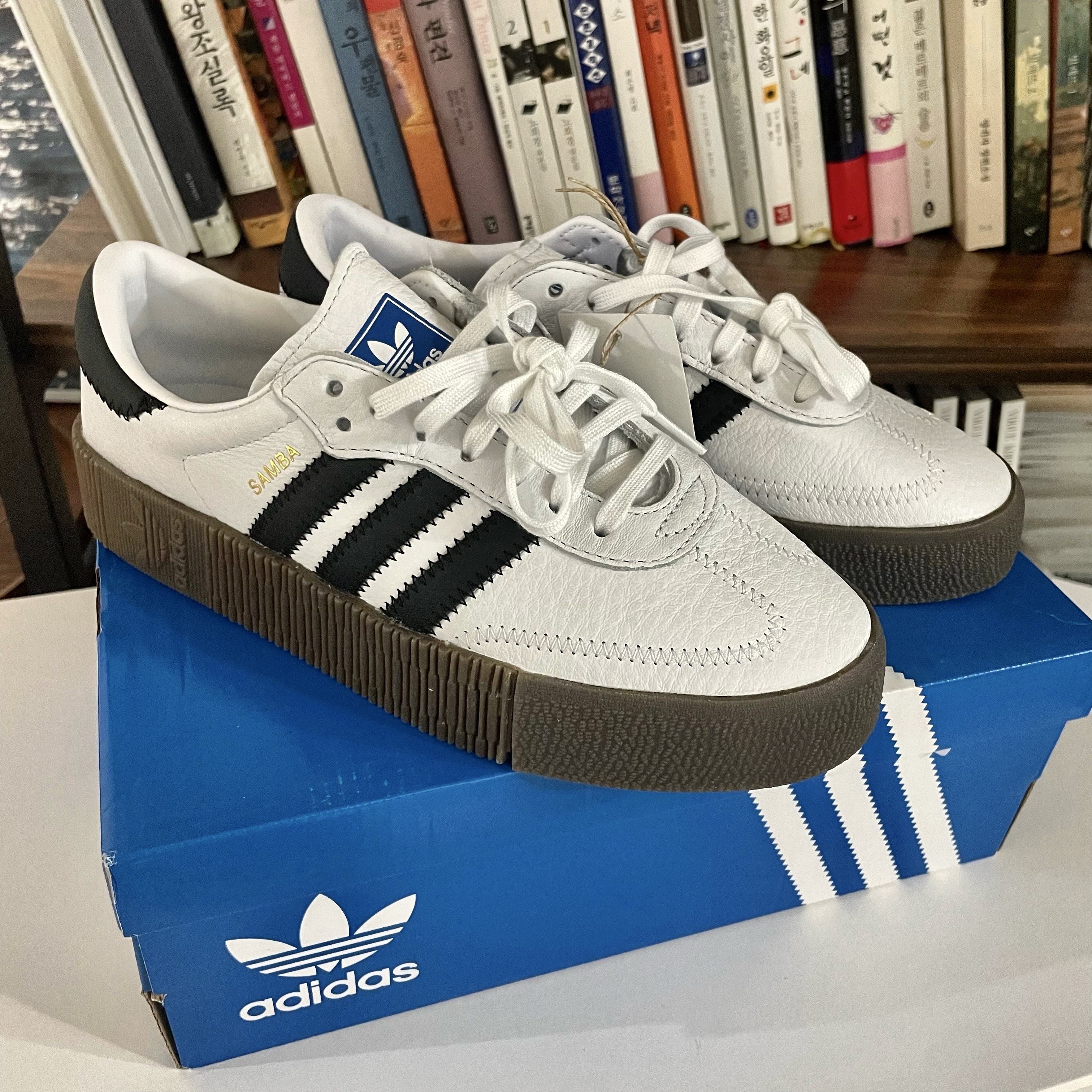 (W) Adidas Sambarose White Black Gum 착용 스타일