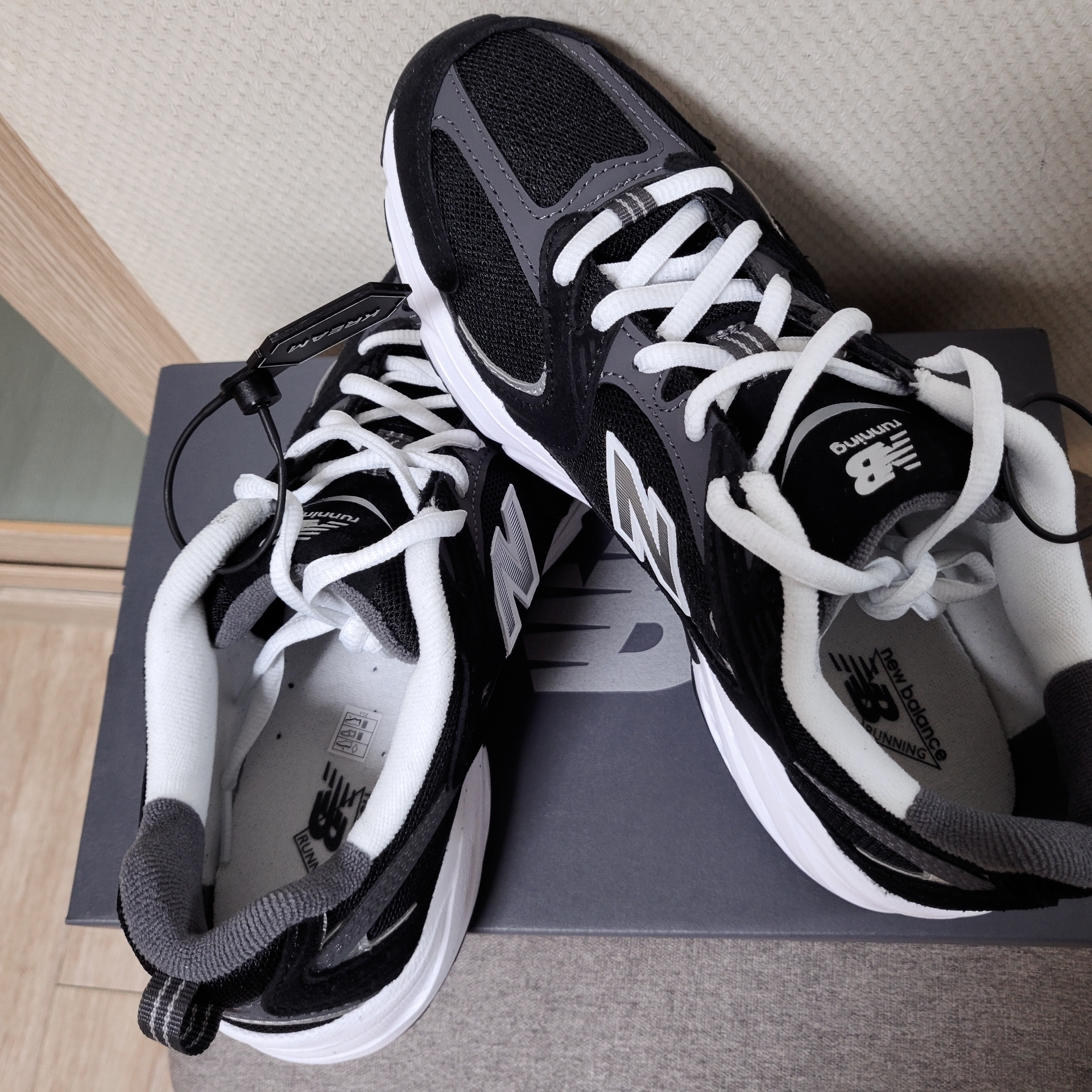 New Balance 530 Classic Black 착용 스타일