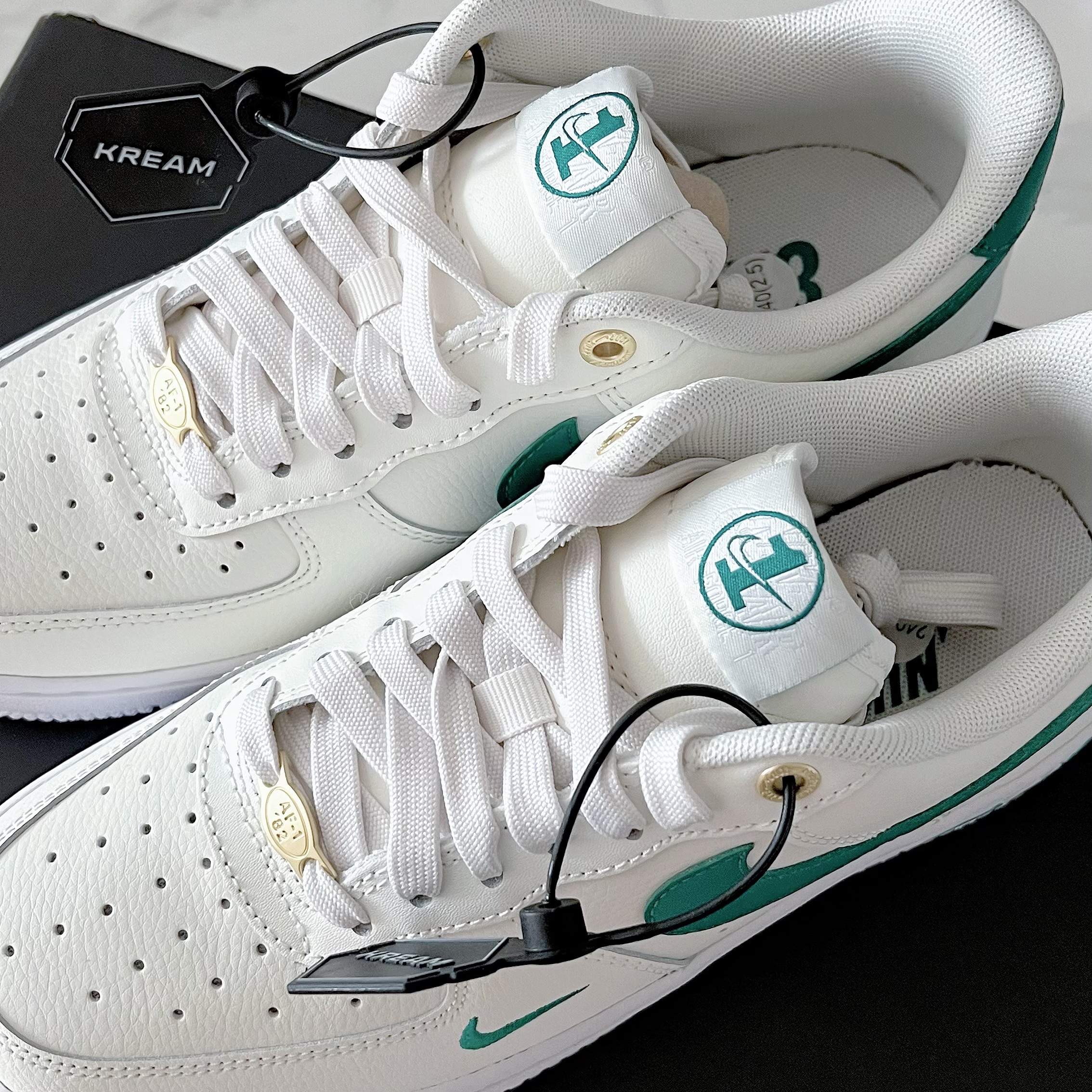 (W) Nike Air Force 1 '07 SE 40th Anniversary Join Forces Sail Malachite 착용 스타일