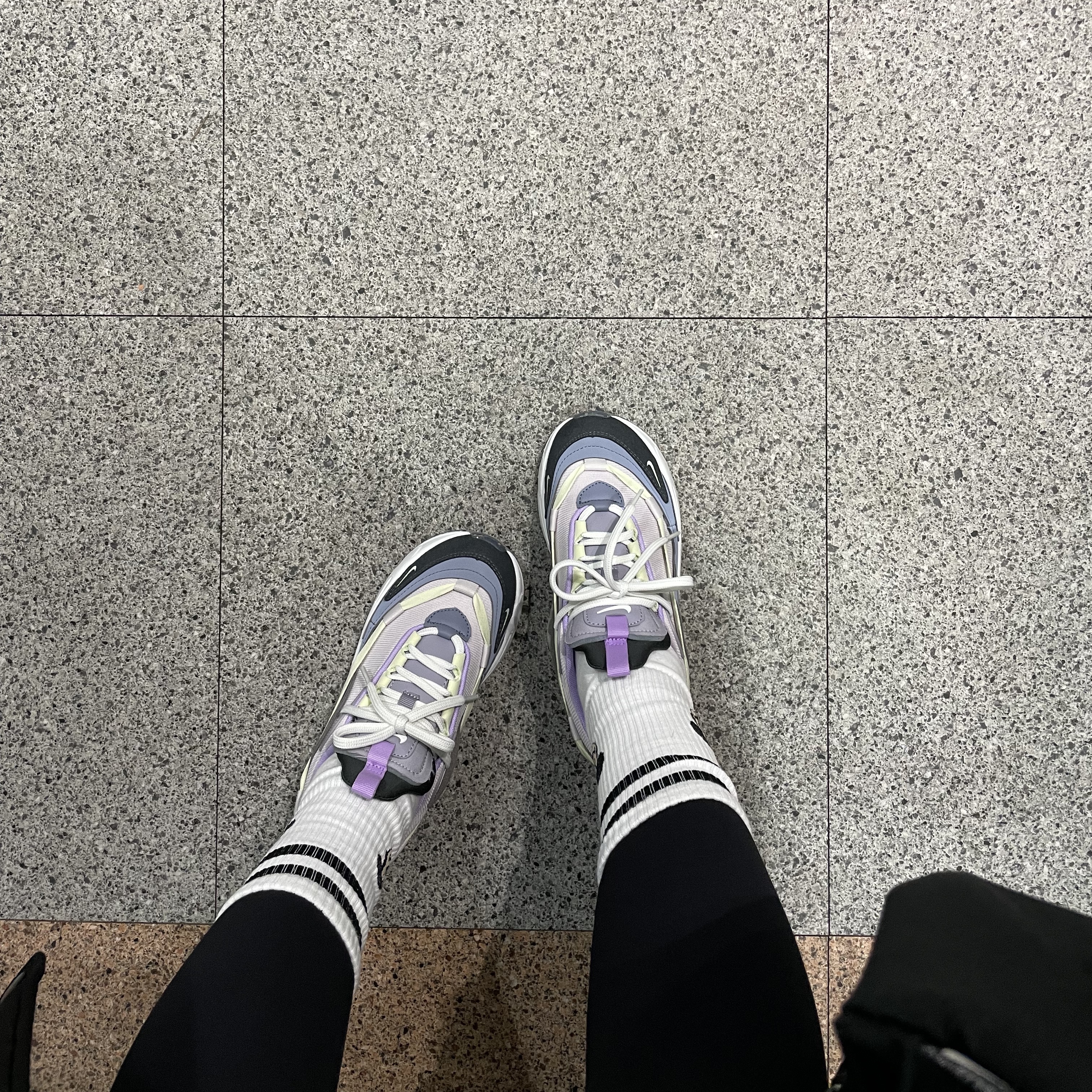 (W) Nike Air Max Furyosa Ashen Slate 착용 스타일