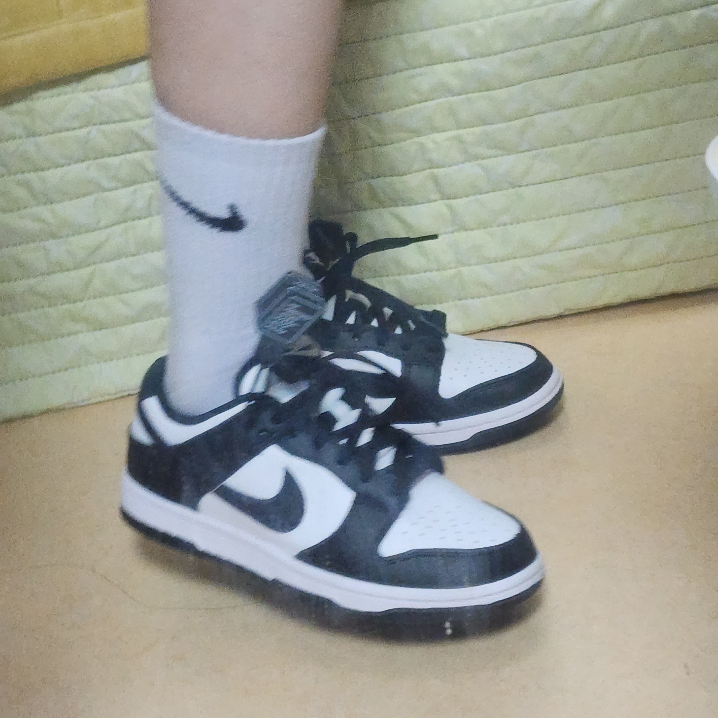 (W) Nike Dunk Low Black 착용 스타일 - 1