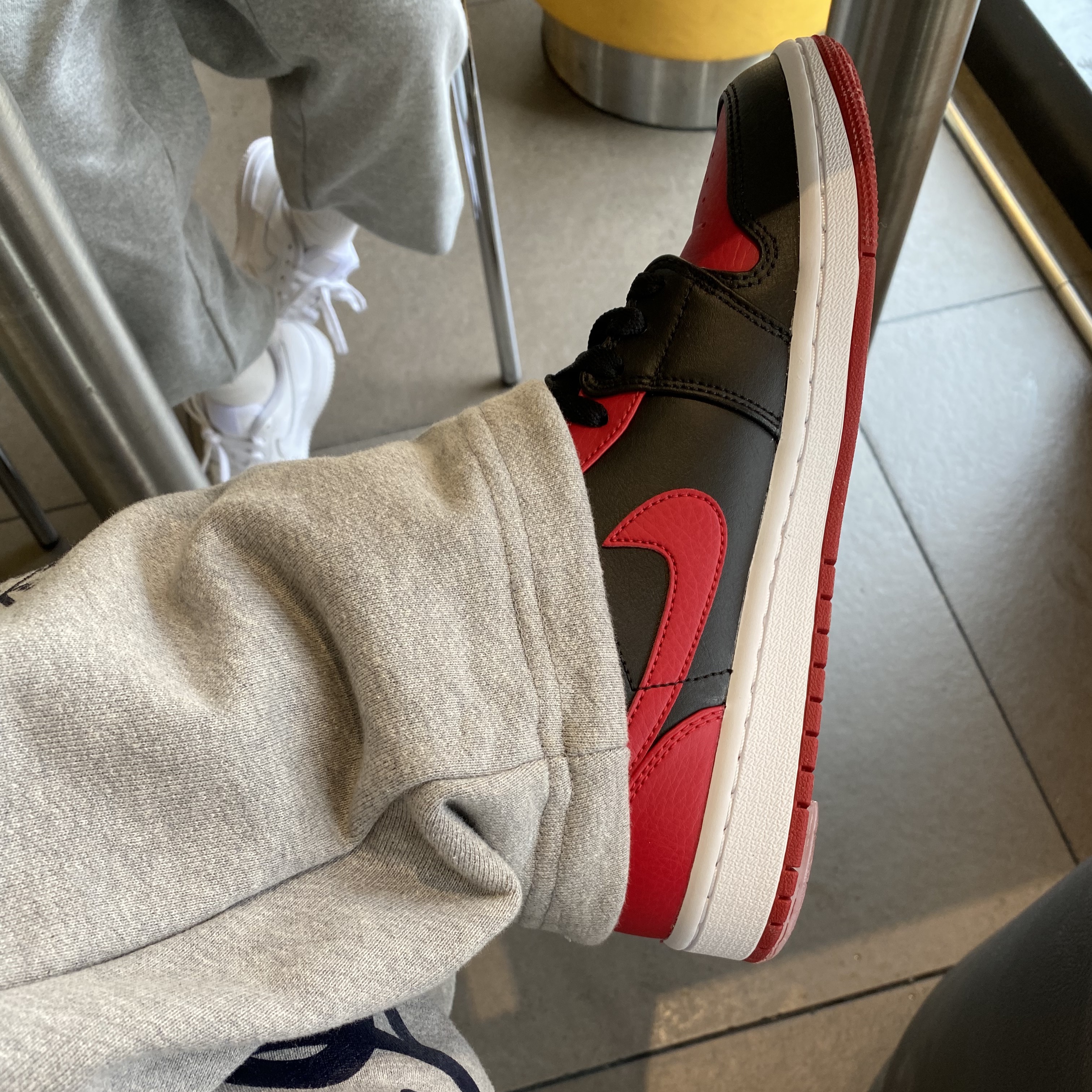 Jordan 1 Mid Bred Banned 2020 착용 스타일