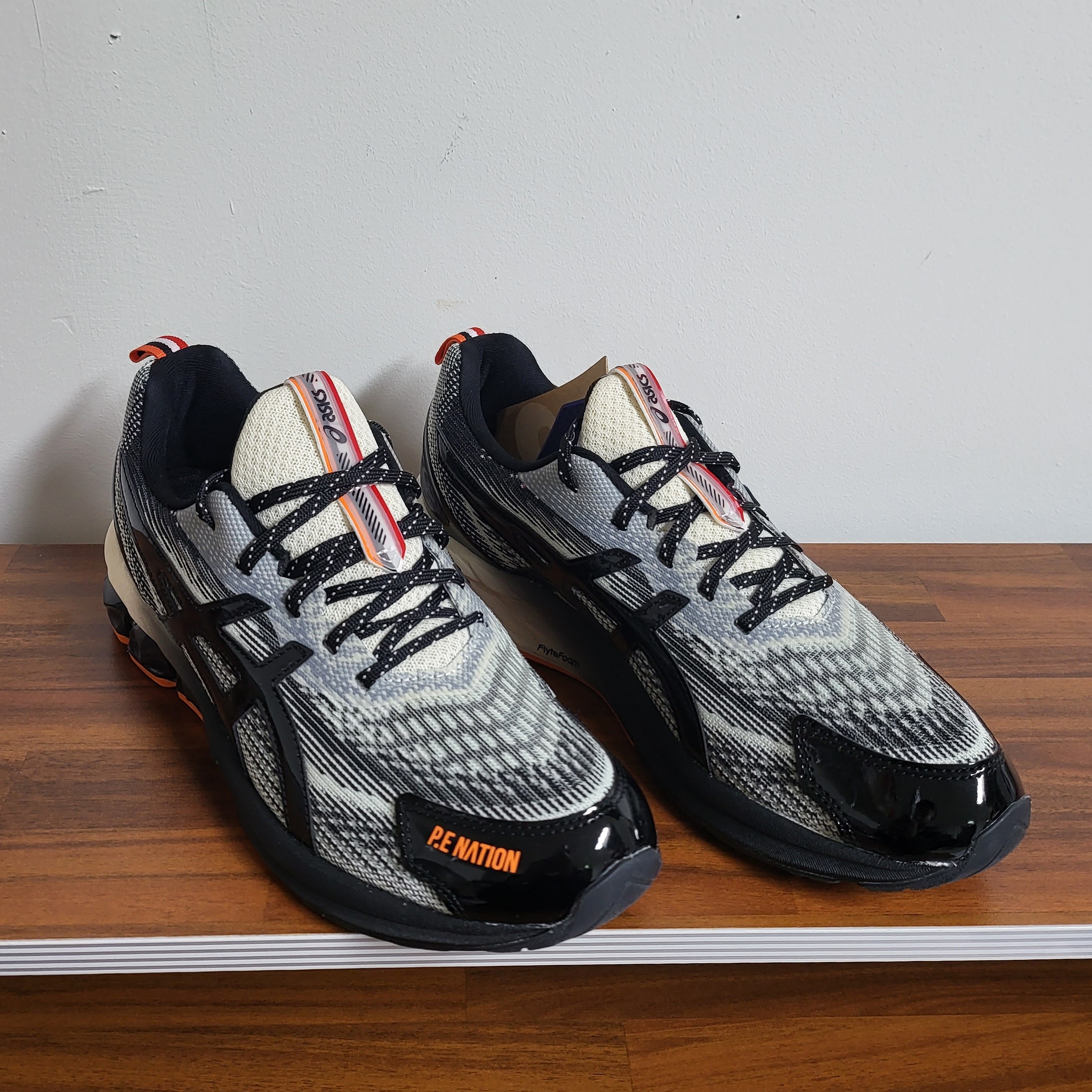 (W) Asics x P.E Nation Gel-Quantum 180 VII Ivory Black 착용 스타일 - 2