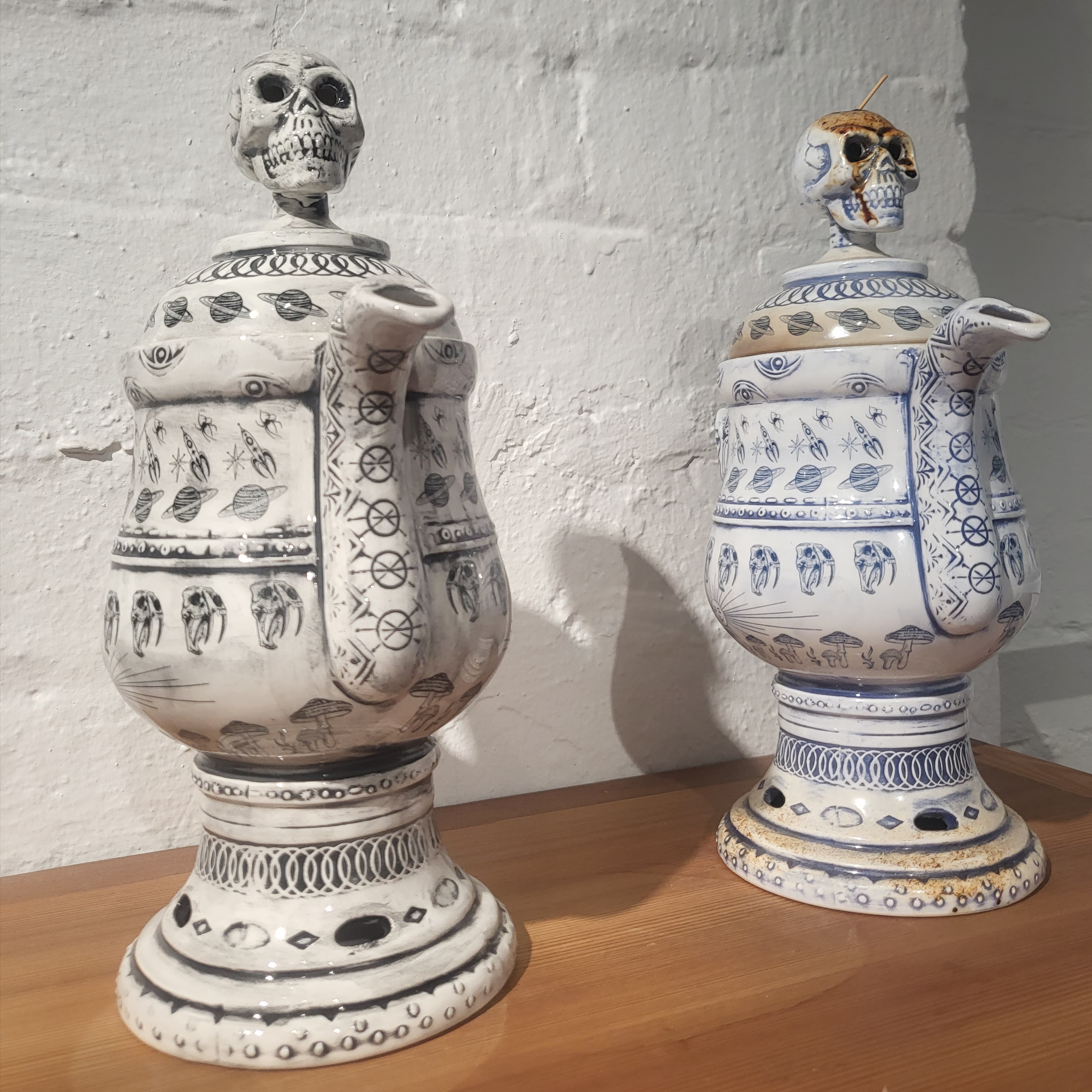 Neighborhood x Dr. Woo Meet Skull Head Incense Chamber Black, Neighborhood x Dr. Woo Meet Skull Head Incense Chamber Blue 착용 스타일