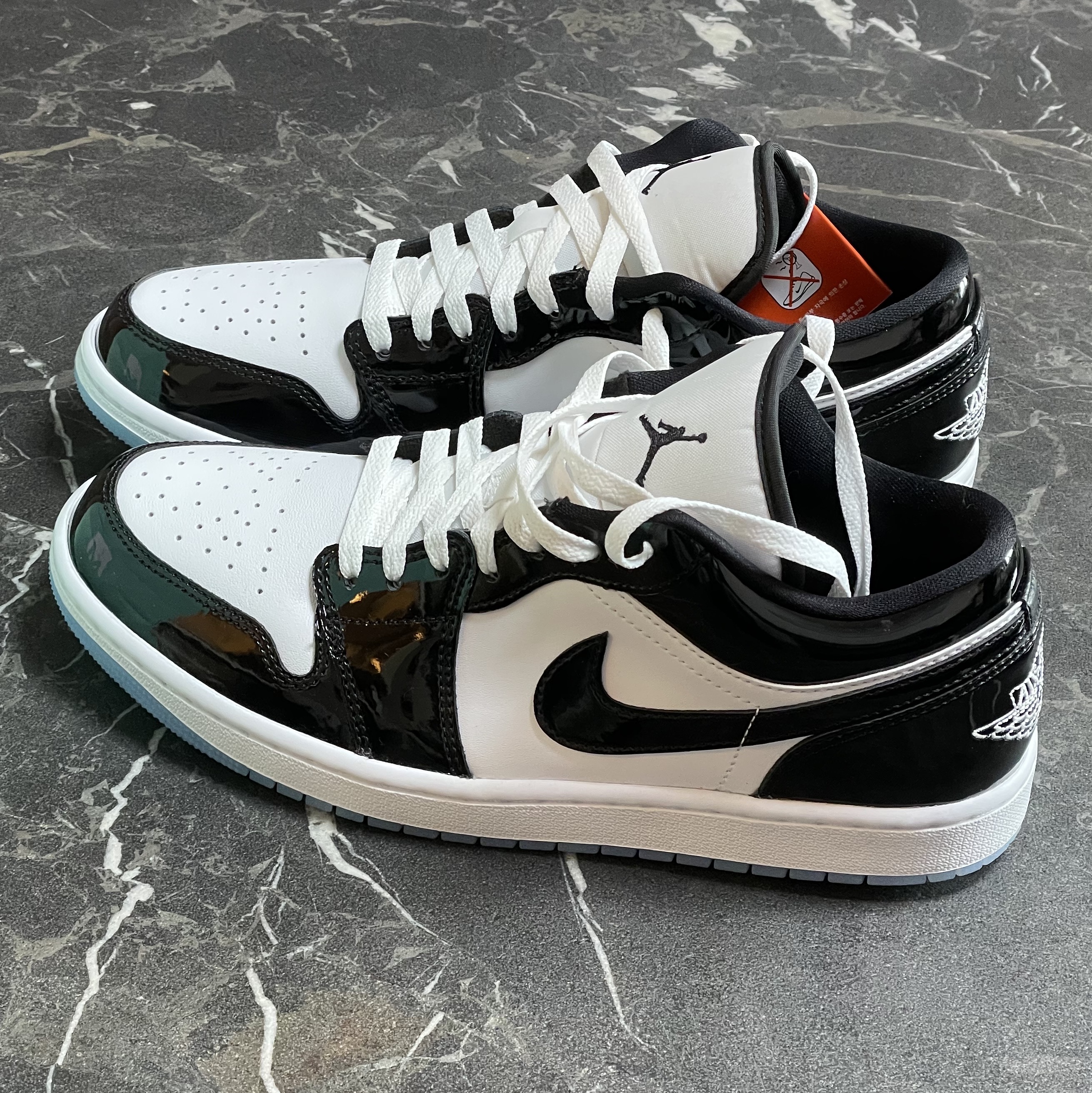 Jordan 1 Low SE Concord, Nike ACG Smith Summit Cargo Pants Medium Olive - Asia 착용 스타일 - 1