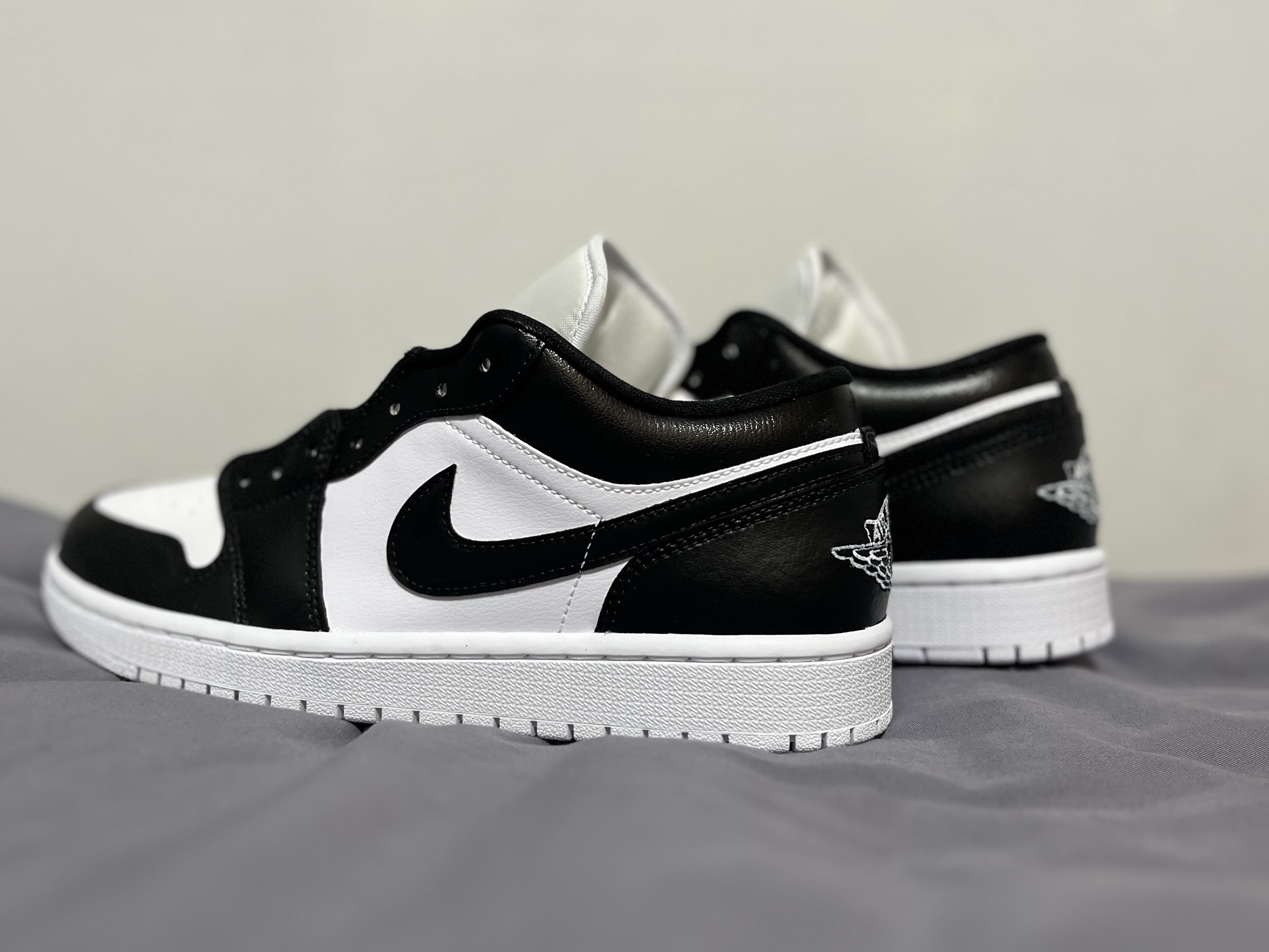 Jordan 1 Low Triple White 착용 스타일 - 1