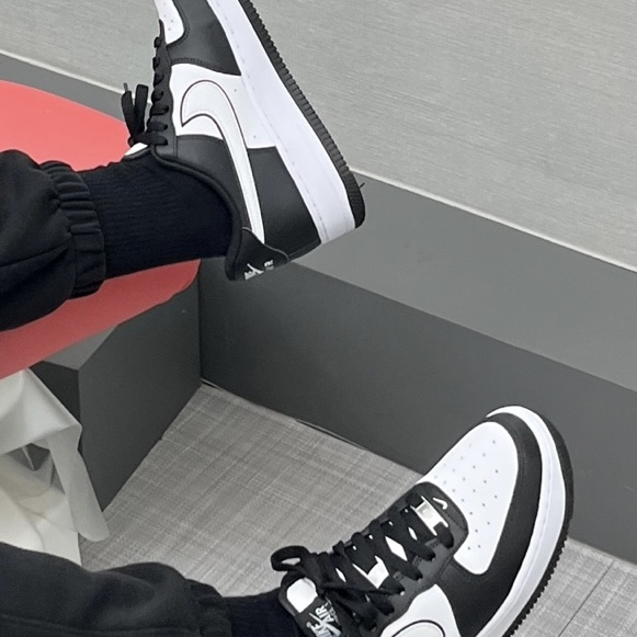 Nike Air Force 1 '07 Black White 착용 스타일