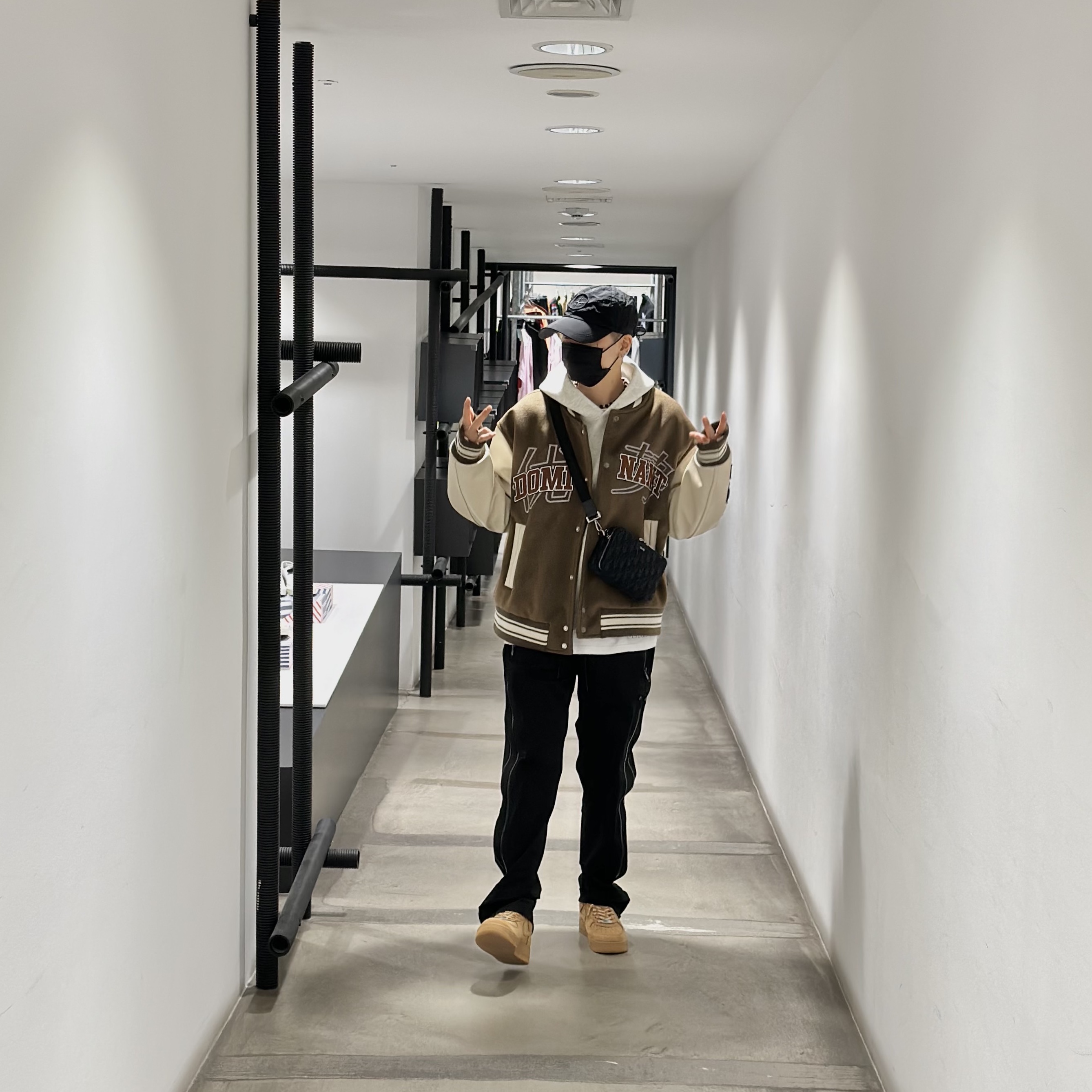 Nike x Supreme Air Force 1 Low Flax, Essentials Pull-Over Hoodie Oatmeal - 21SS 착용 스타일 - 3