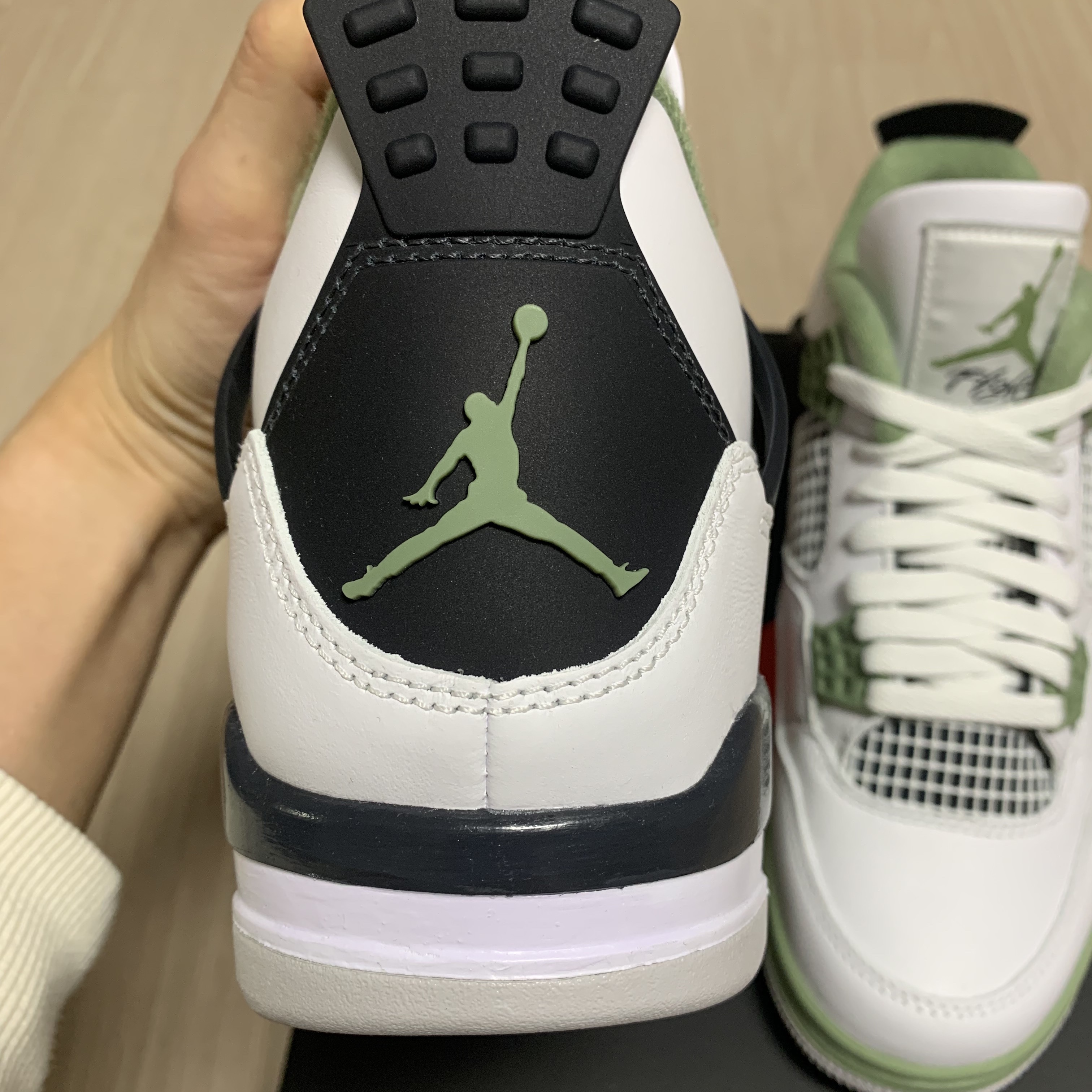 (W) Jordan 4 Retro Oil Green 착용 스타일 - 4