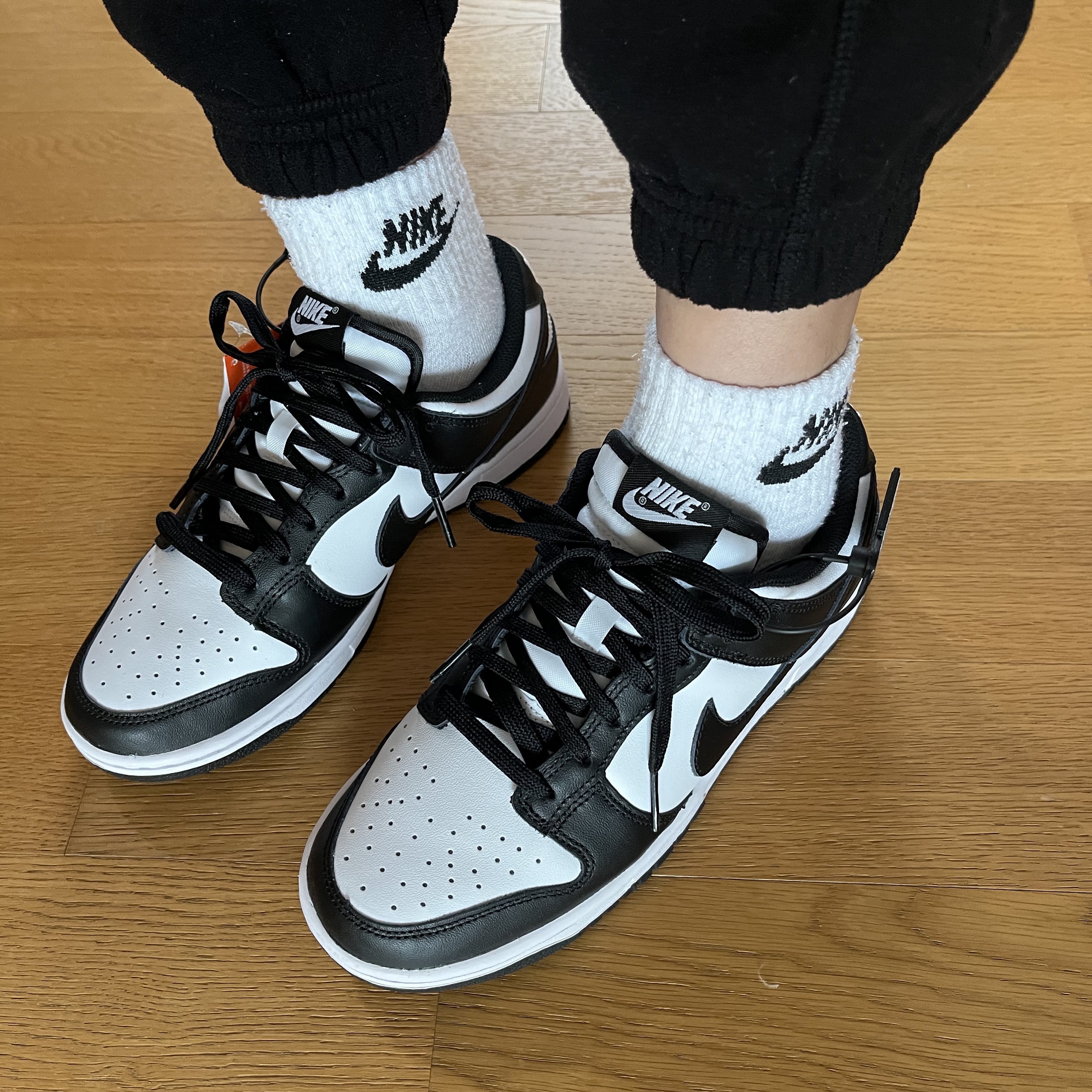 (W) Nike Dunk Low Black 착용 스타일