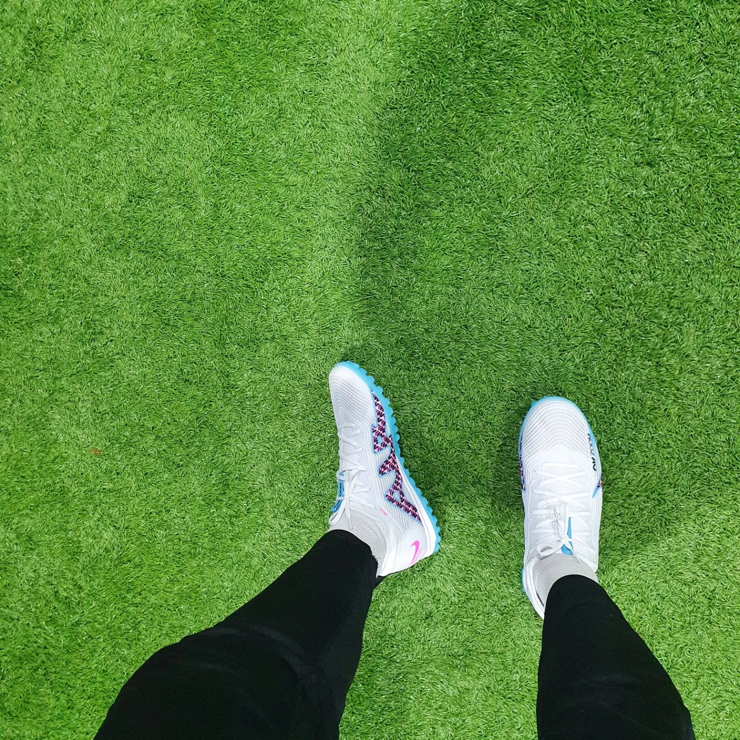 Nike Zoom Mercurial Vapor 15 Pro TF White Baltic Blue 착용 스타일 - 2