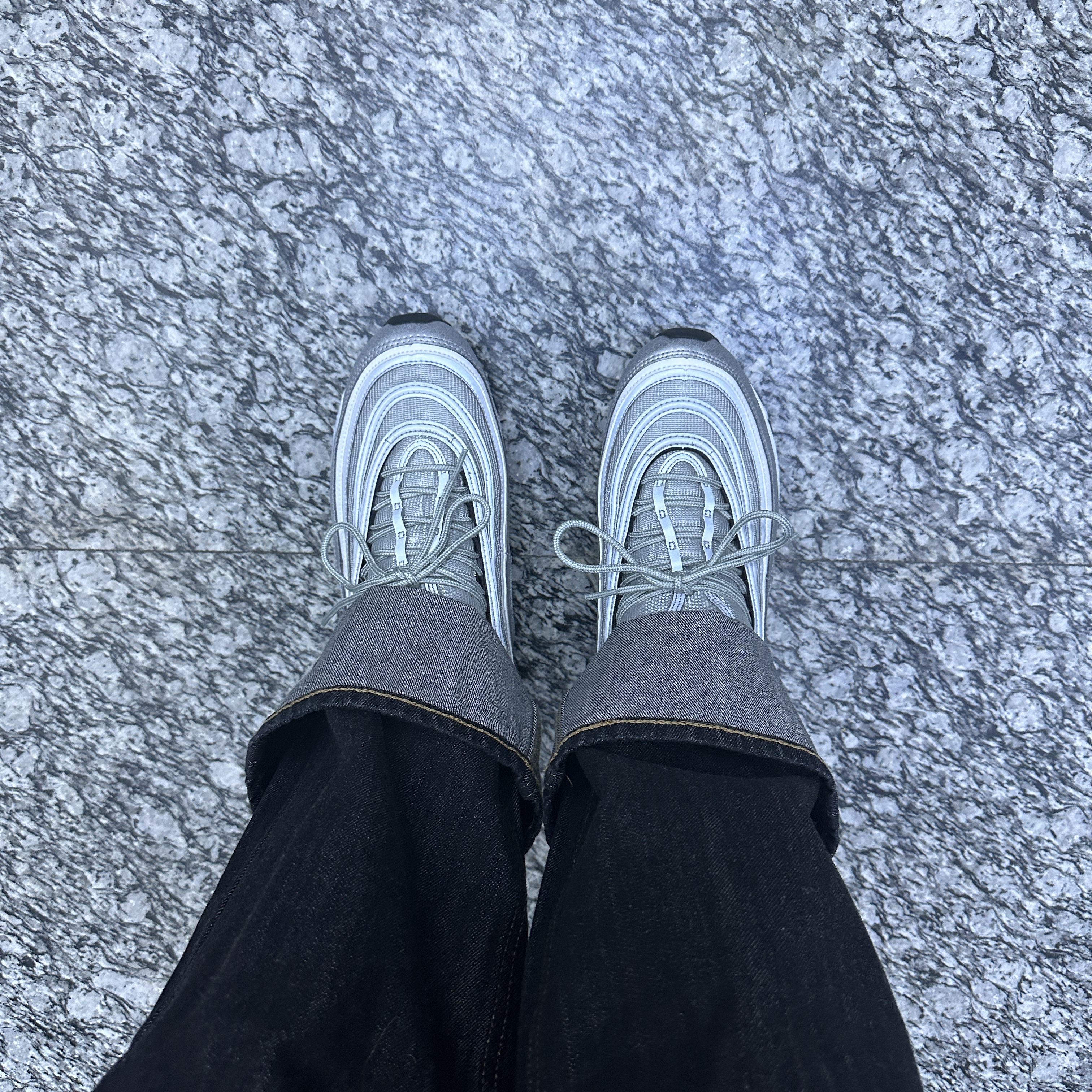 Nike Air Max 97 OG Silver Bullet 2022 착용 스타일 - 5