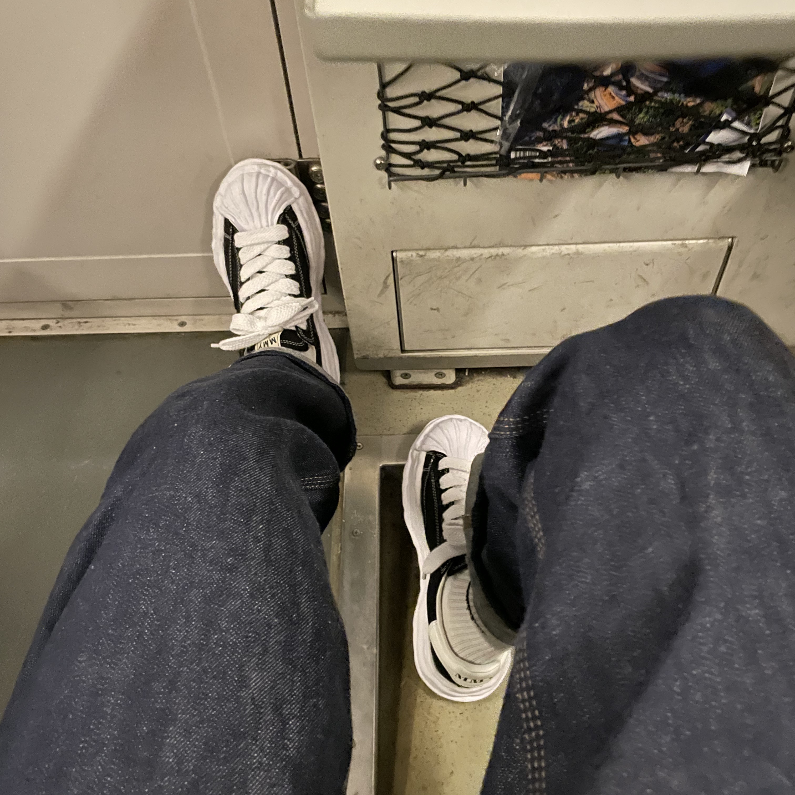 Maison Mihara Yasuhiro Blakey OG Sole Canvas Low-top Sneakers Black White 착용 스타일