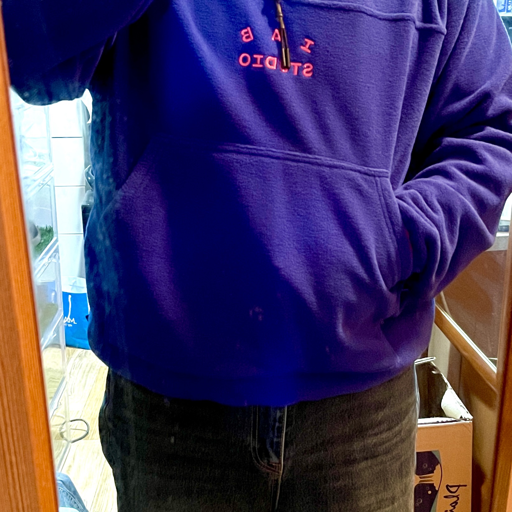 IAB Studio x Thor Fleece & 75L Container Pack Blue Pink 착용 스타일 - 2
