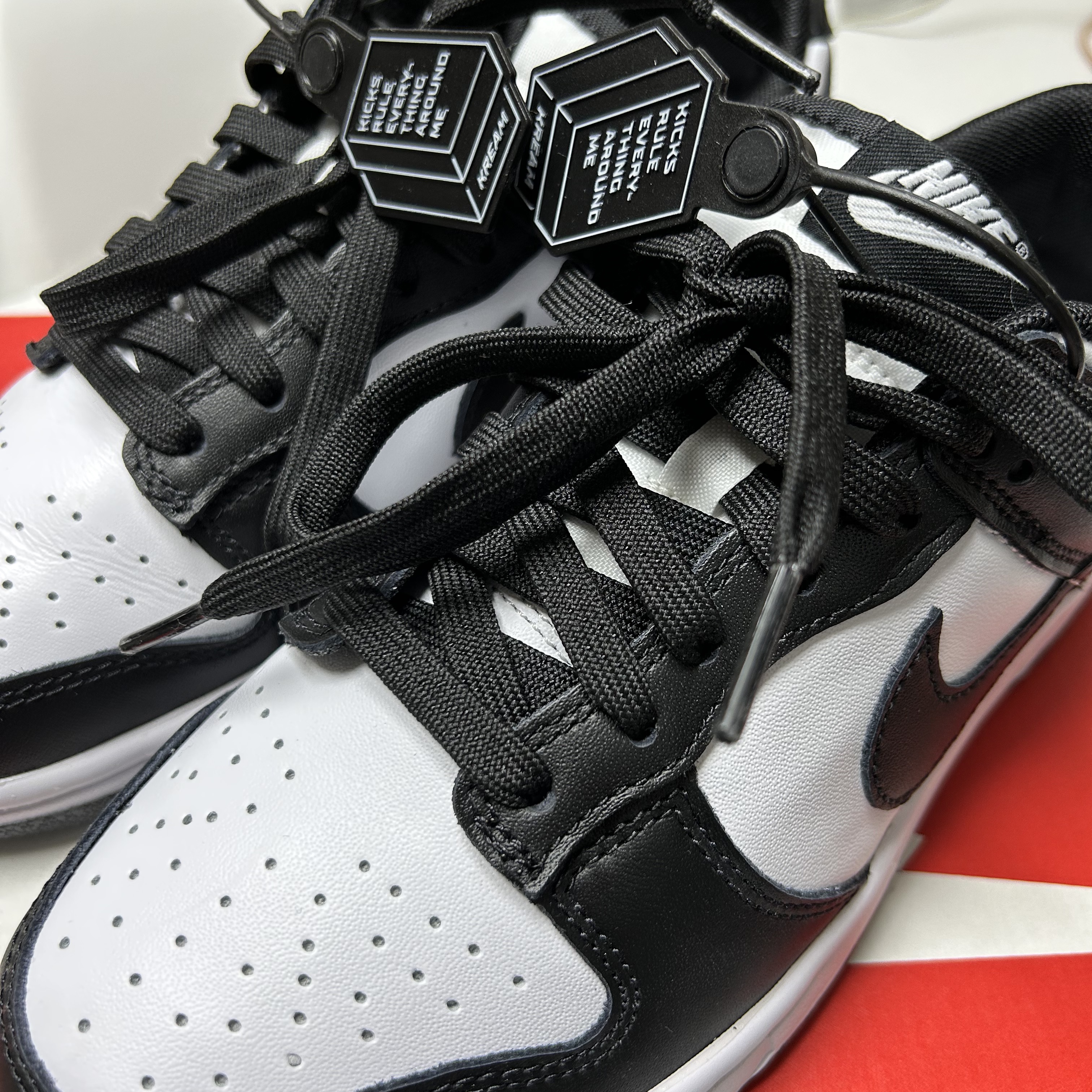Nike Dunk Low Retro Black 착용 스타일