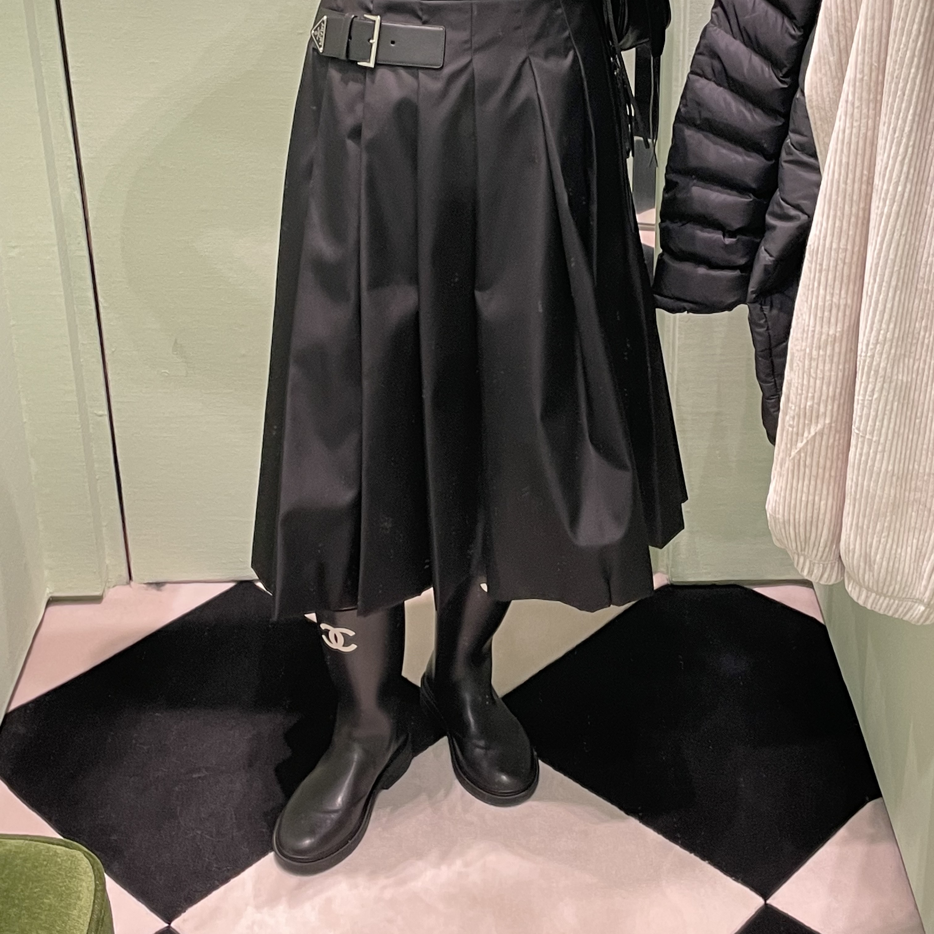 (W) Chanel Boots Caoutchouc & Black 착용 스타일