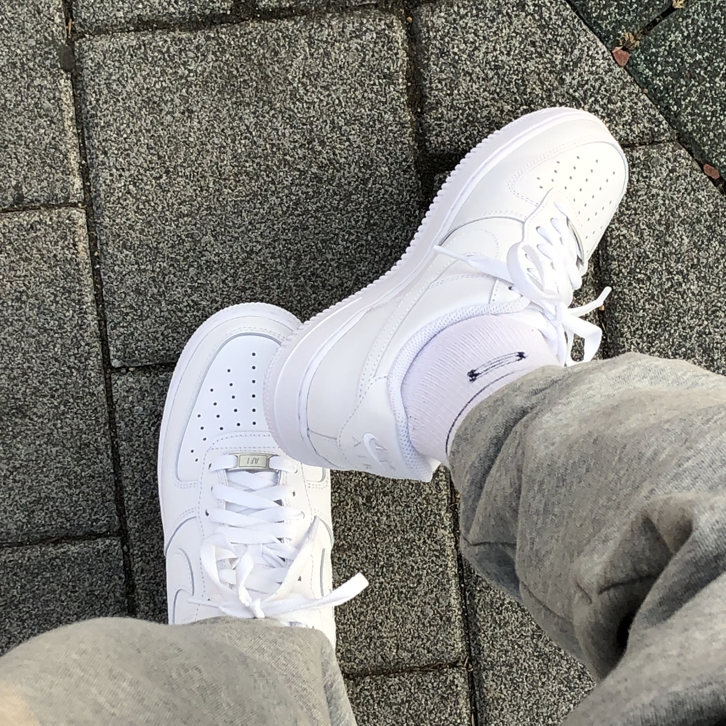 Nike Air Force 1 '07 Low White 착용 스타일 - 2