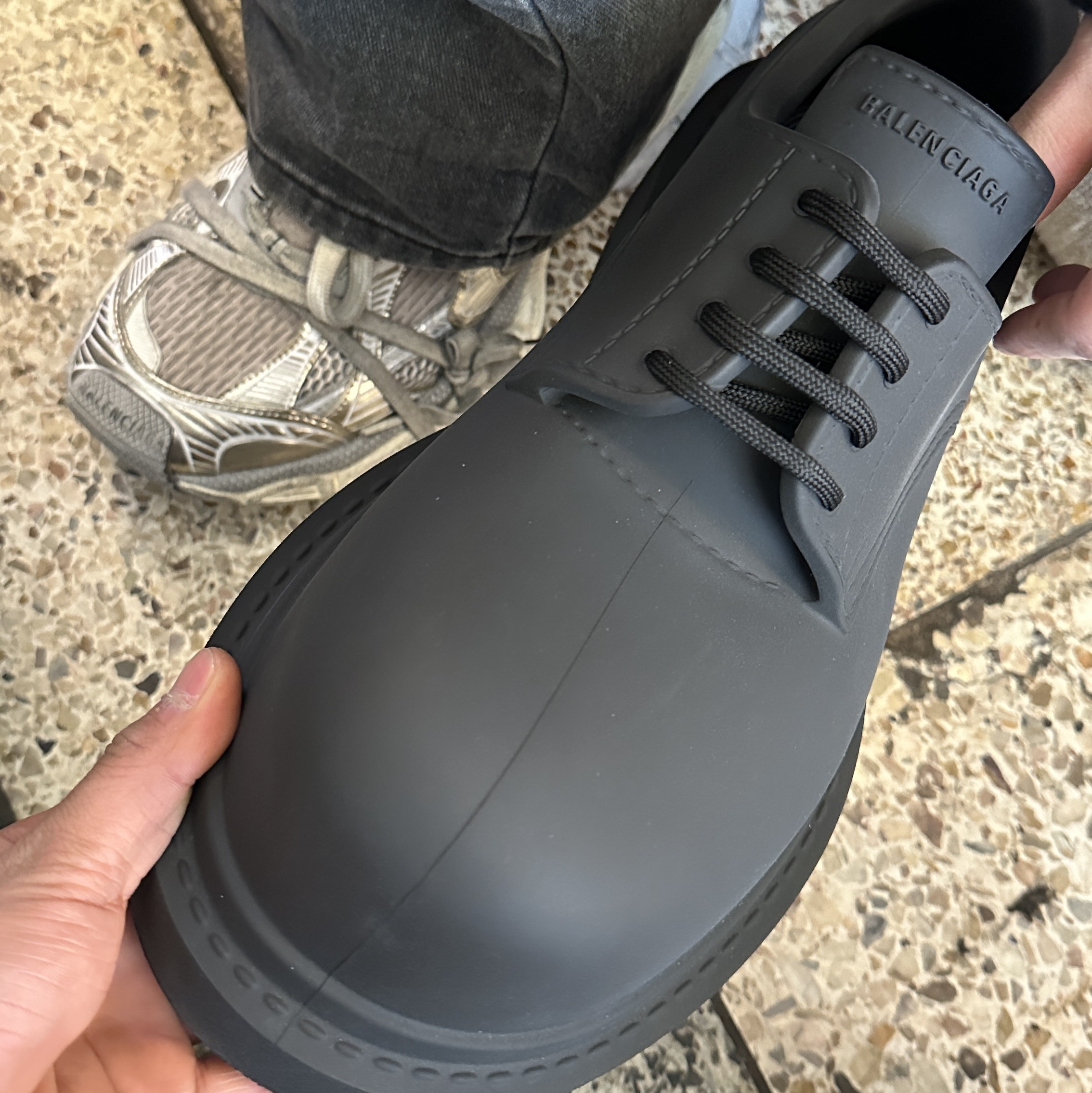 Balenciaga Steroid Derby Black, Balenciaga 3XL Sneakers Light Beige 착용 스타일