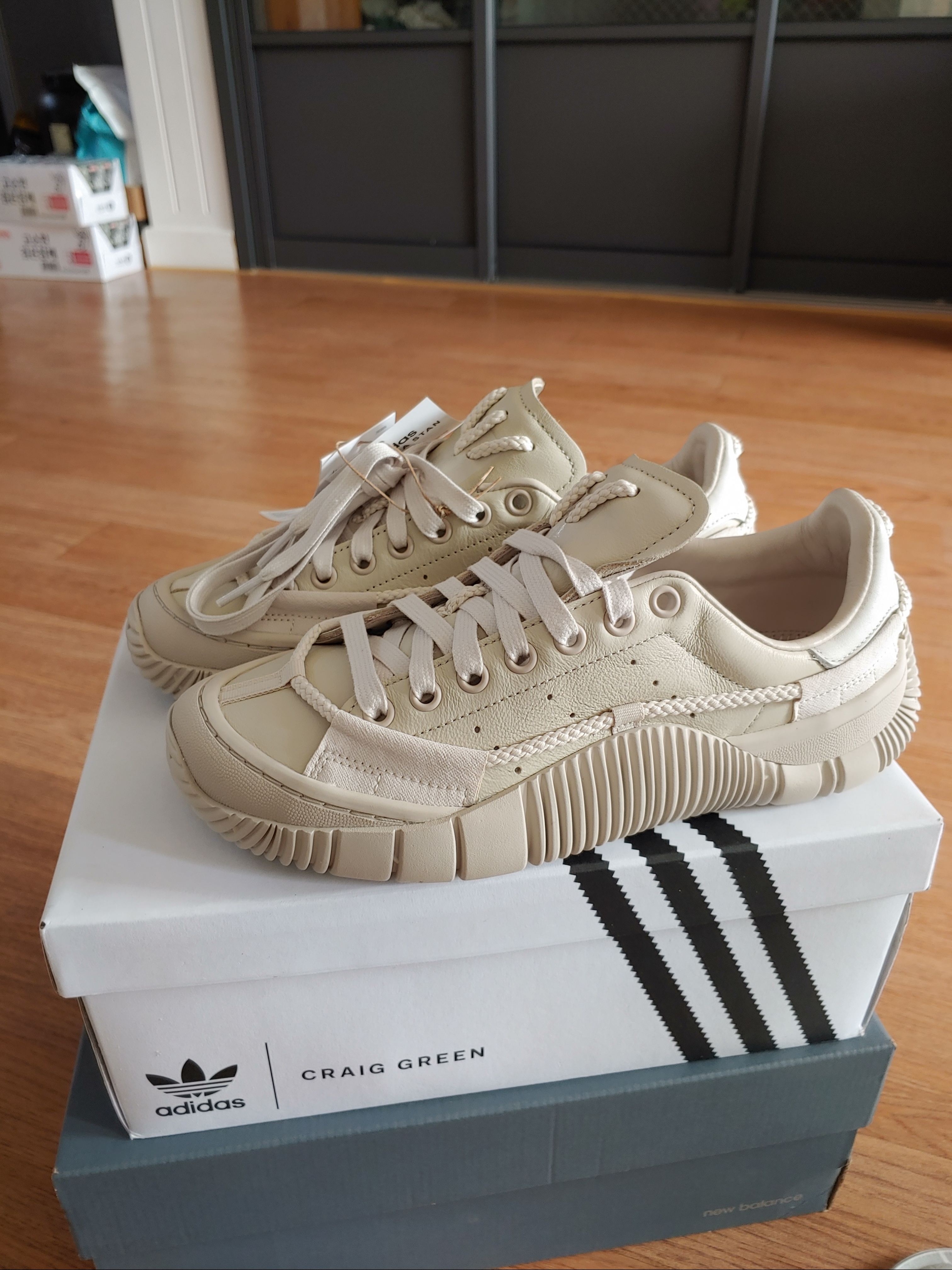 Adidas x Craig Green Scuba Stan Gobi 착용 스타일