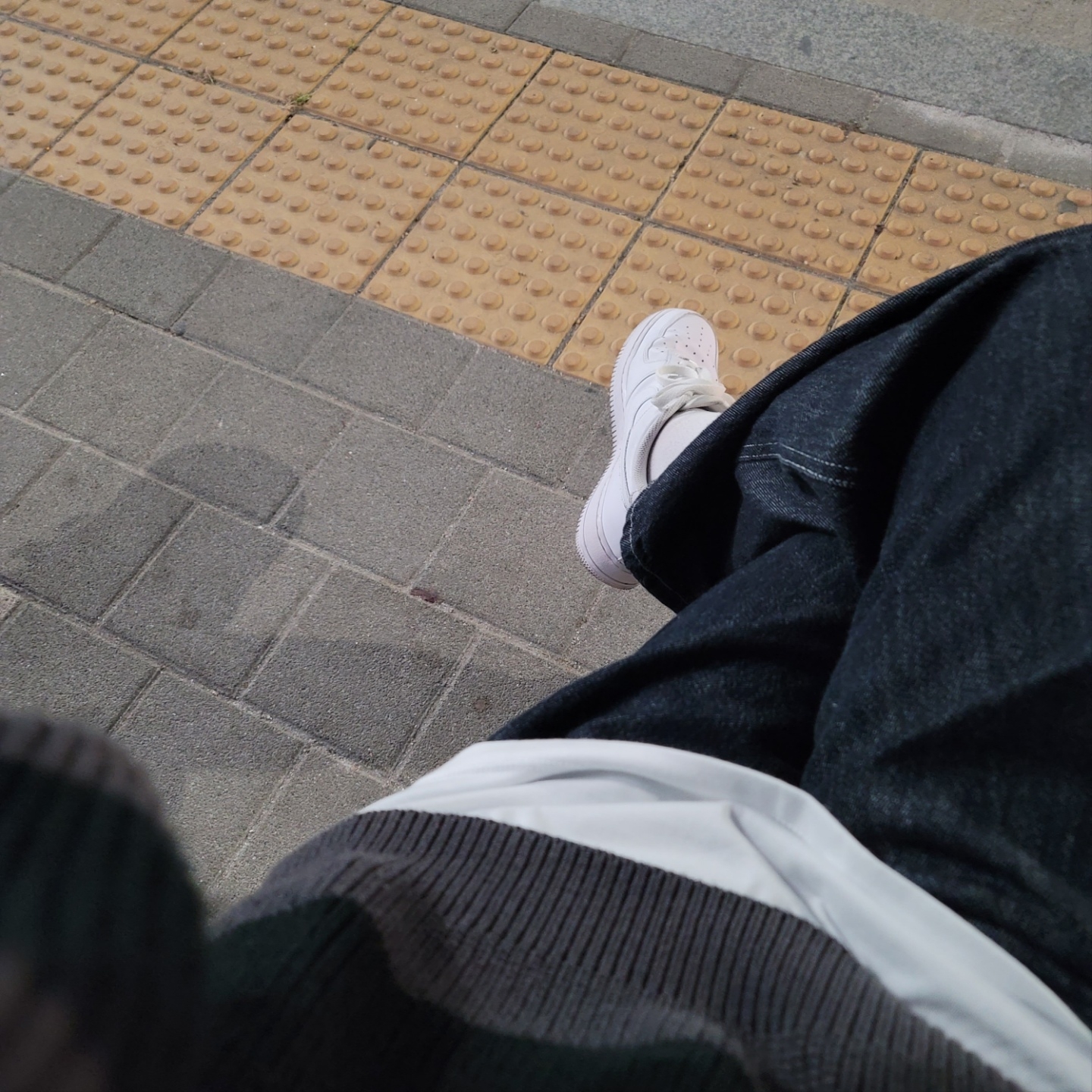 Nike Air Force 1 '07 Low White 착용 스타일