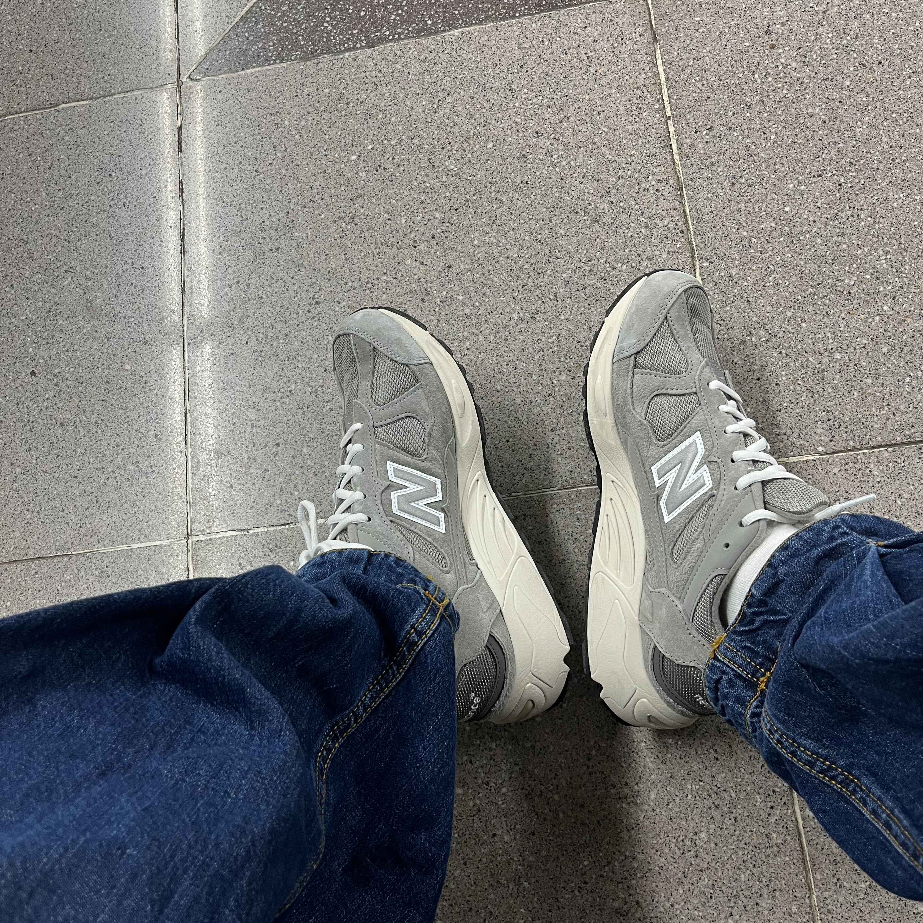 New Balance 878 Gray 착용 스타일 - 1