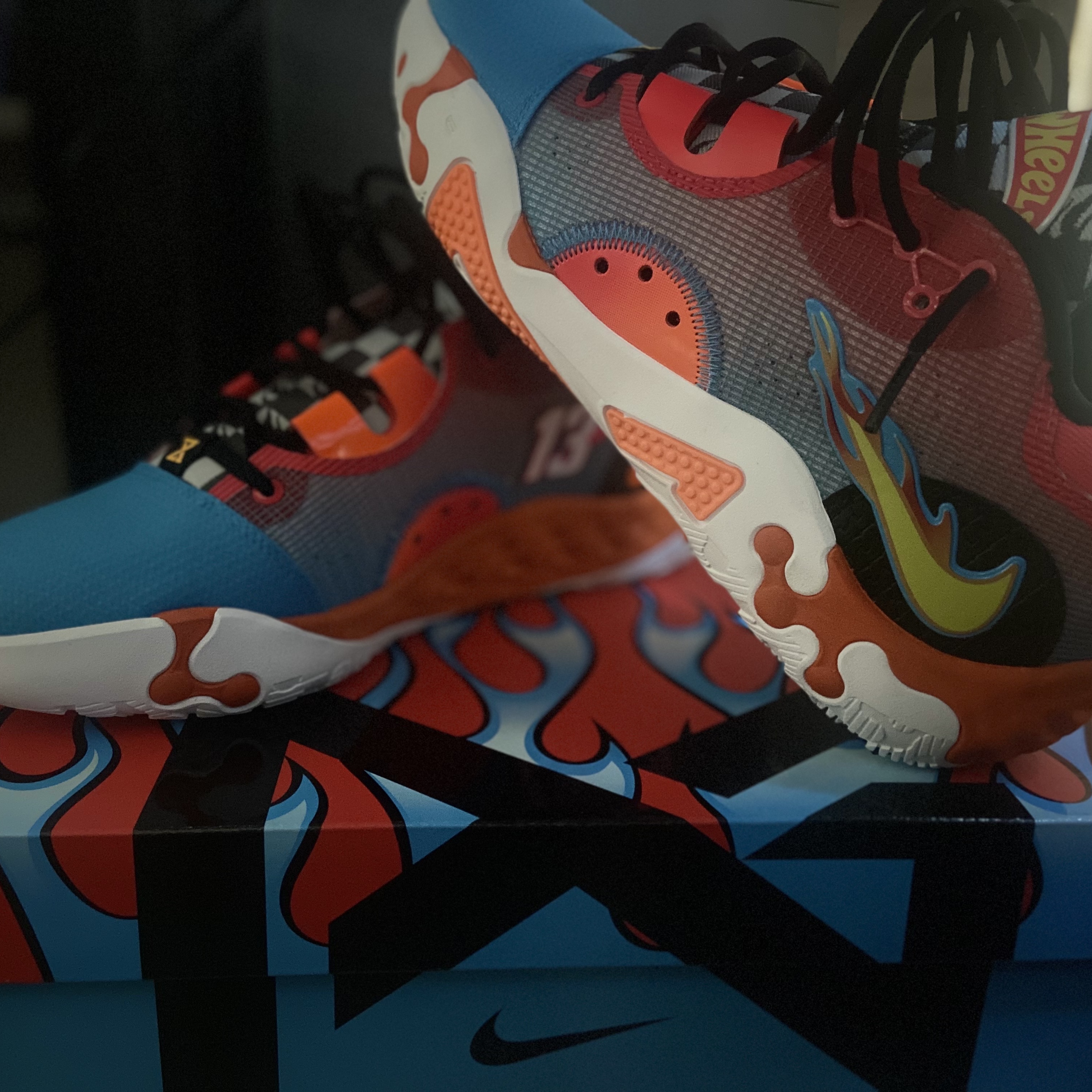 Nike x Hot Wheels PG 6 EP Siren Red 착용 스타일 - 3