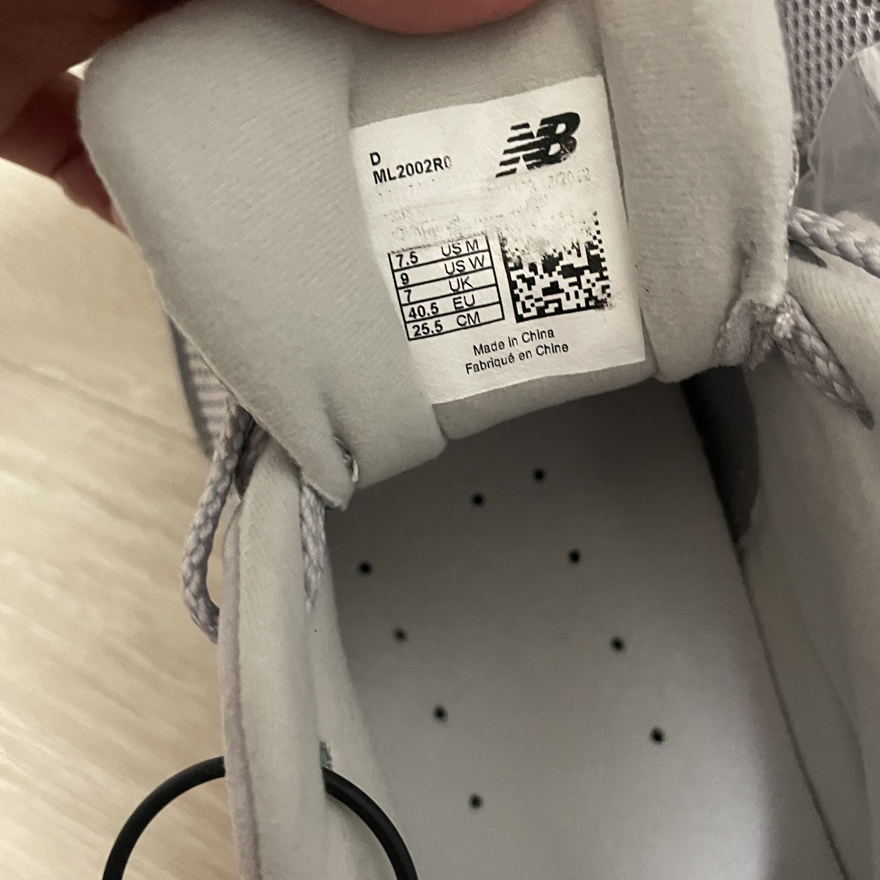 New Balance 2002R T2 Gray 착용 스타일 - 1