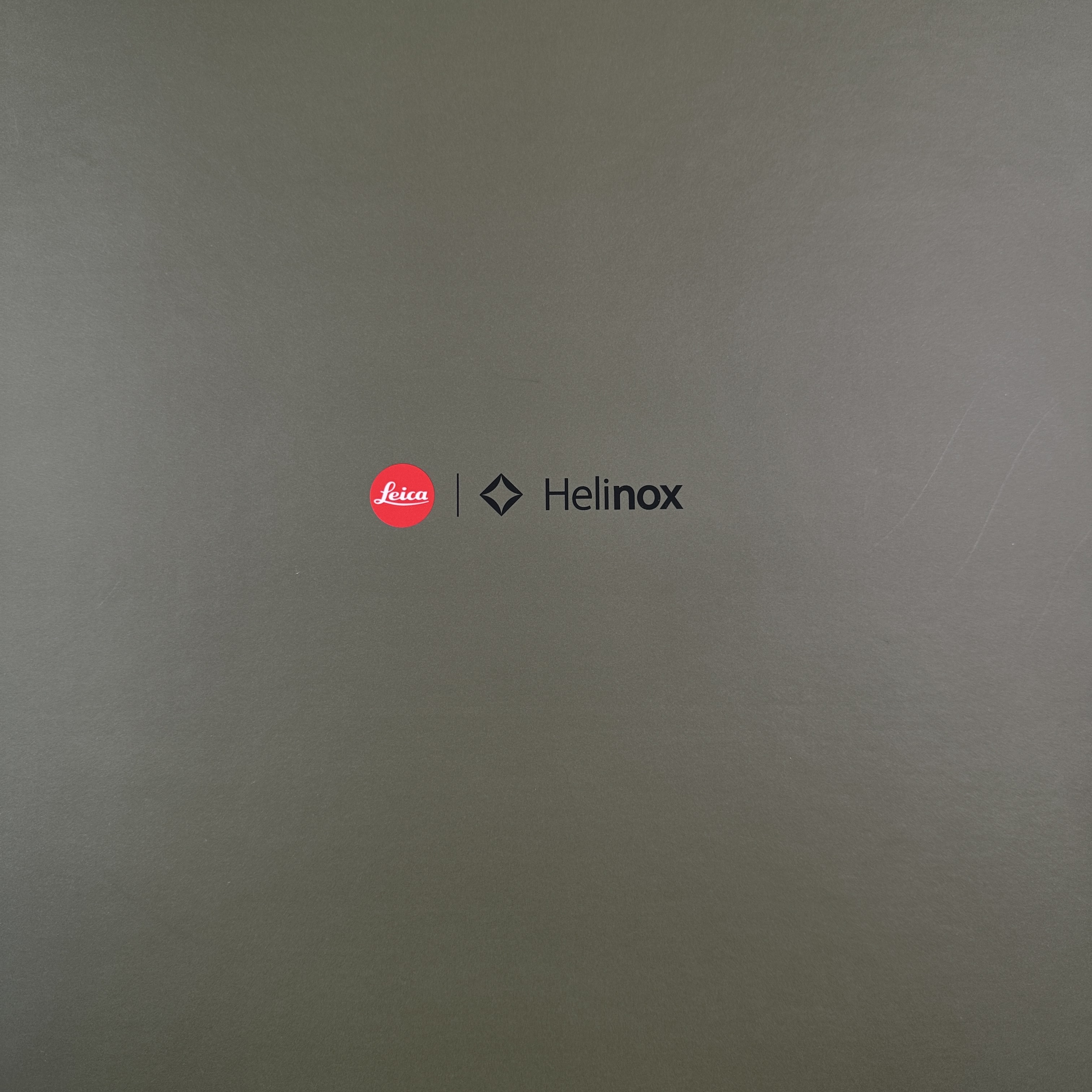 Leica x Helinox D-Lux 7 Black Special Package Edition (Korean Ver.) 착용 스타일 - 1