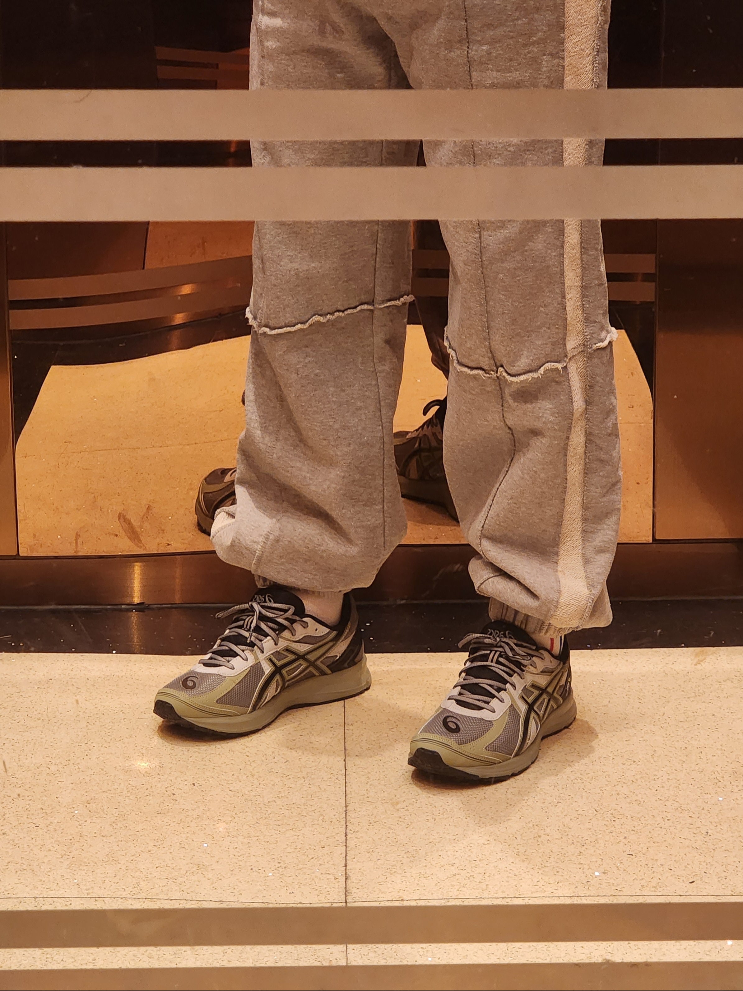 Asics Jog 100 S Sheet Rock - 2E Wide 착용 스타일