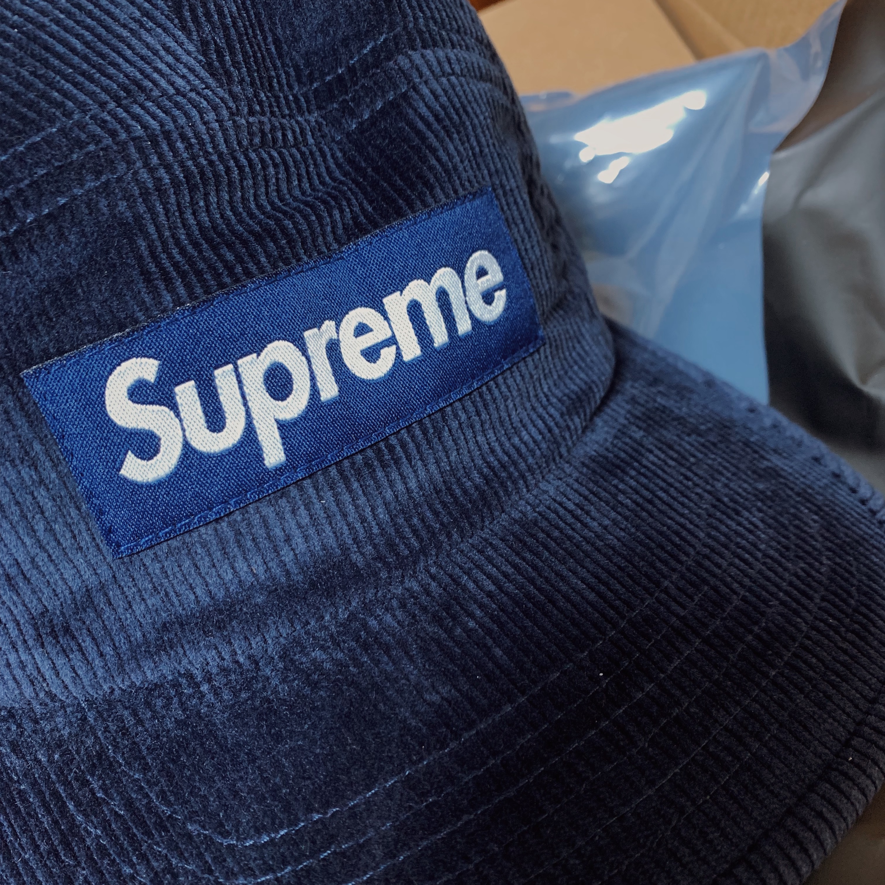 Supreme Corduroy Camp Cap Navy - 22FW 착용 스타일