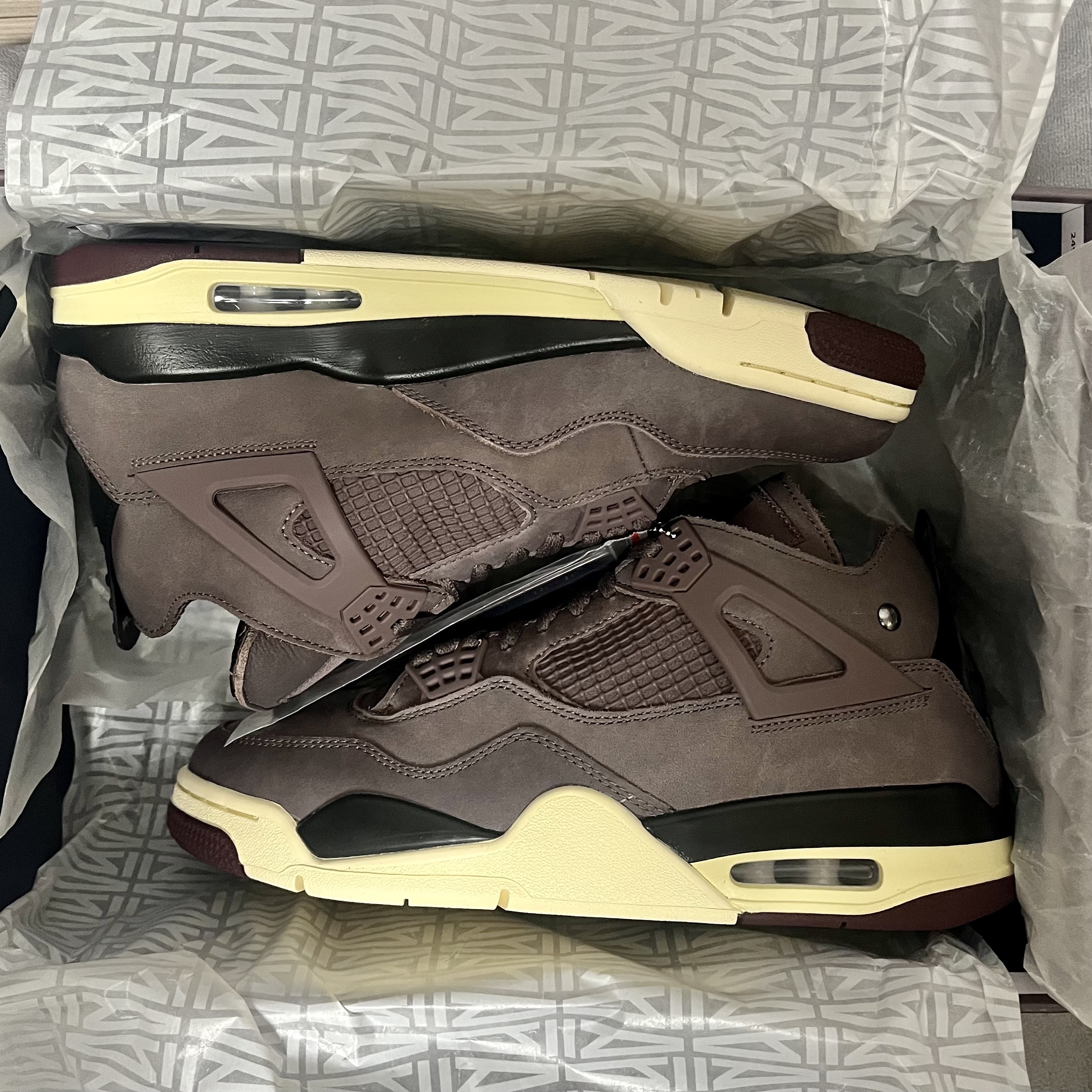 Jordan 4 x A Ma Maniere Retro Violet Ore 착용 스타일