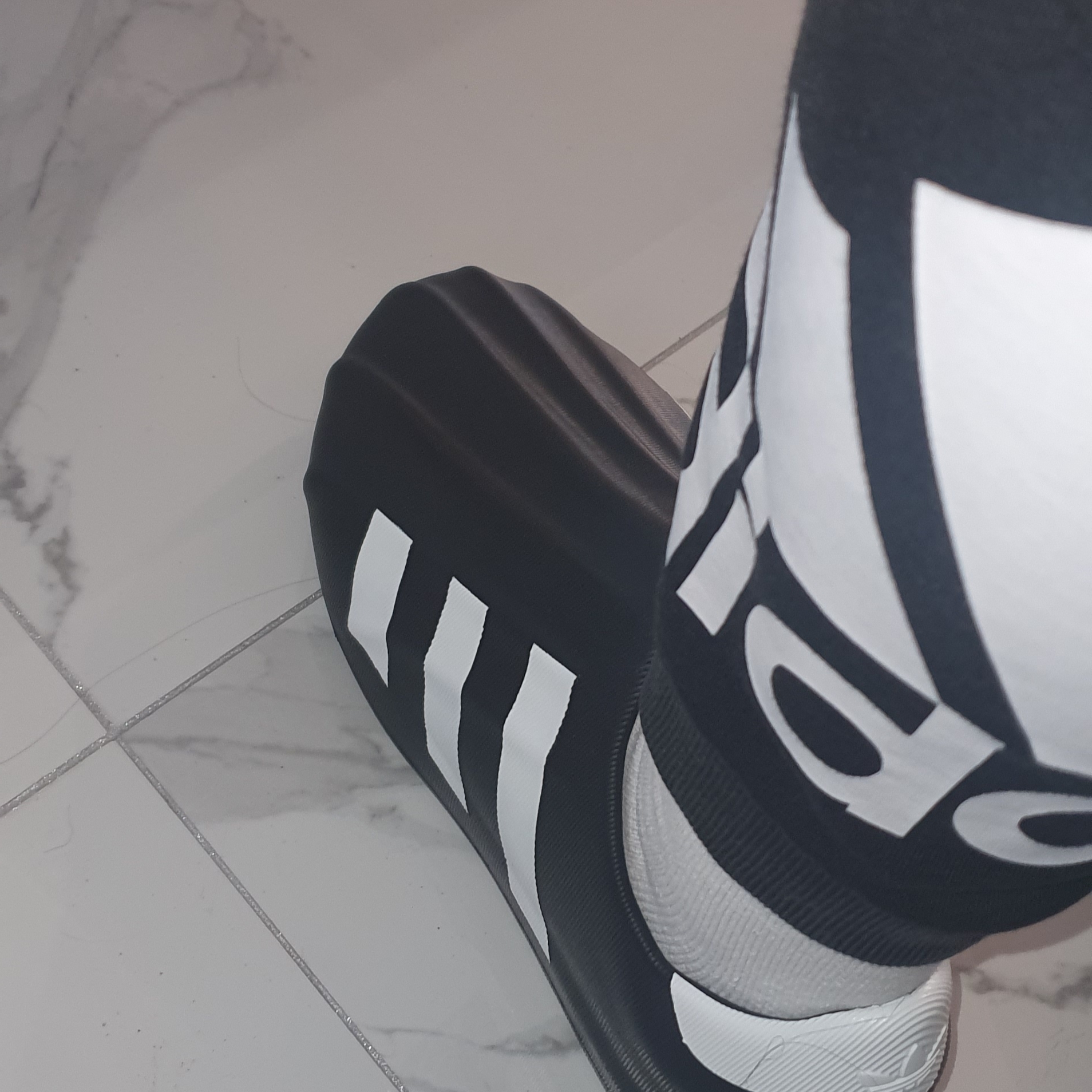 Adidas Adifom Superstar Core Black Cloud White 착용 스타일
