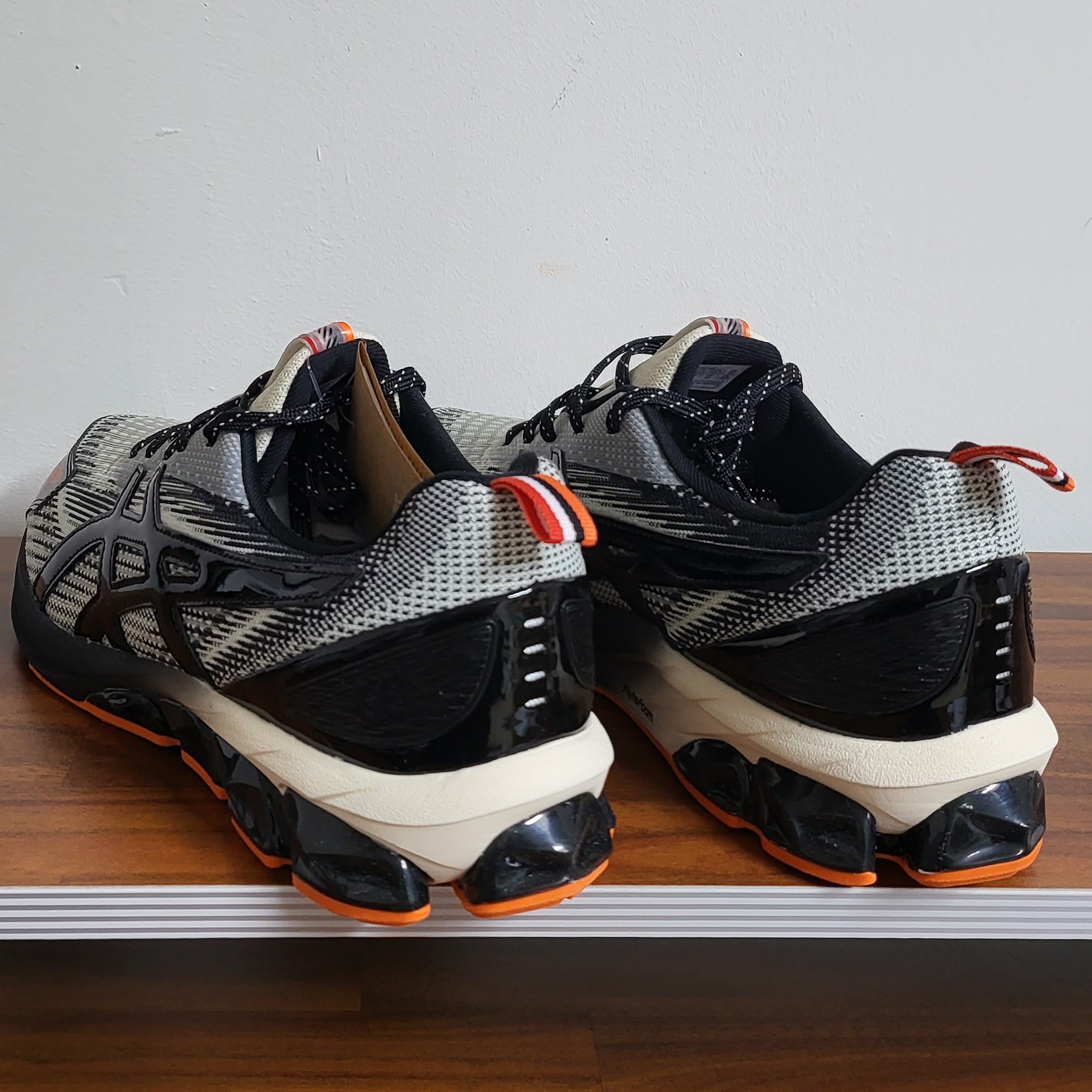 (W) Asics x P.E Nation Gel-Quantum 180 VII Ivory Black 착용 스타일 - 3