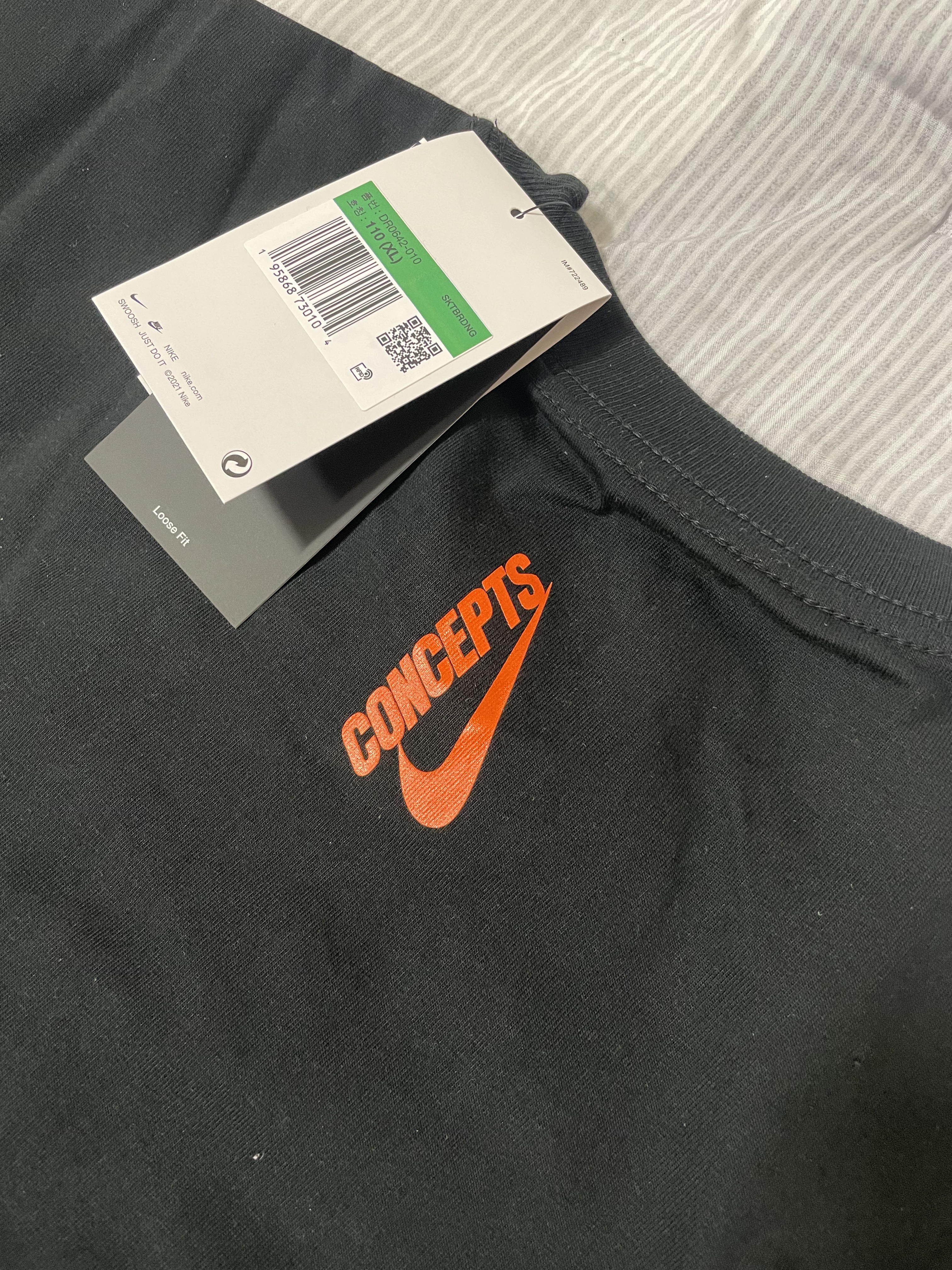 Nike x Concepts SB T-Shirt Black 착용 스타일 - 2