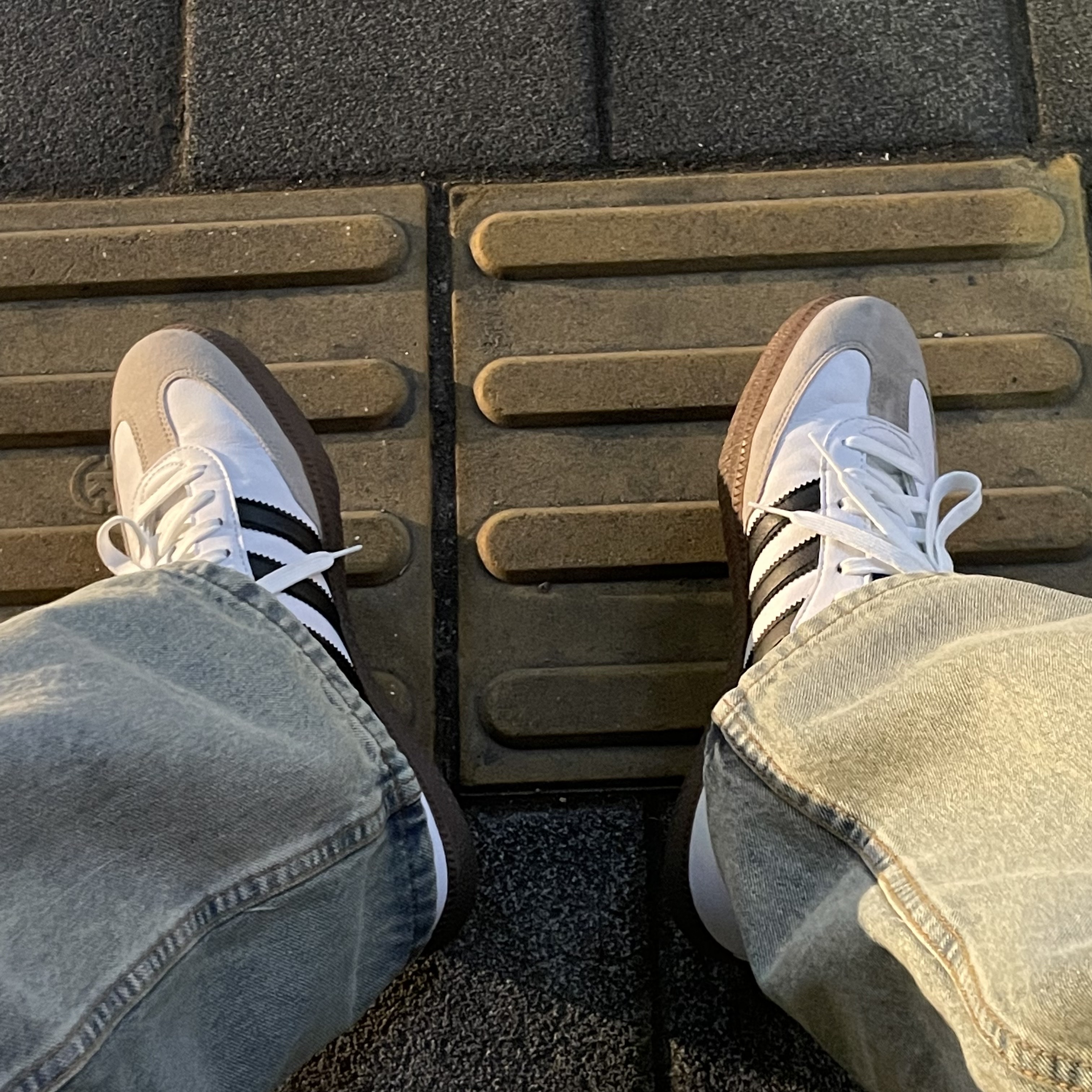 Adidas Samba Vegan White Black 착용 스타일