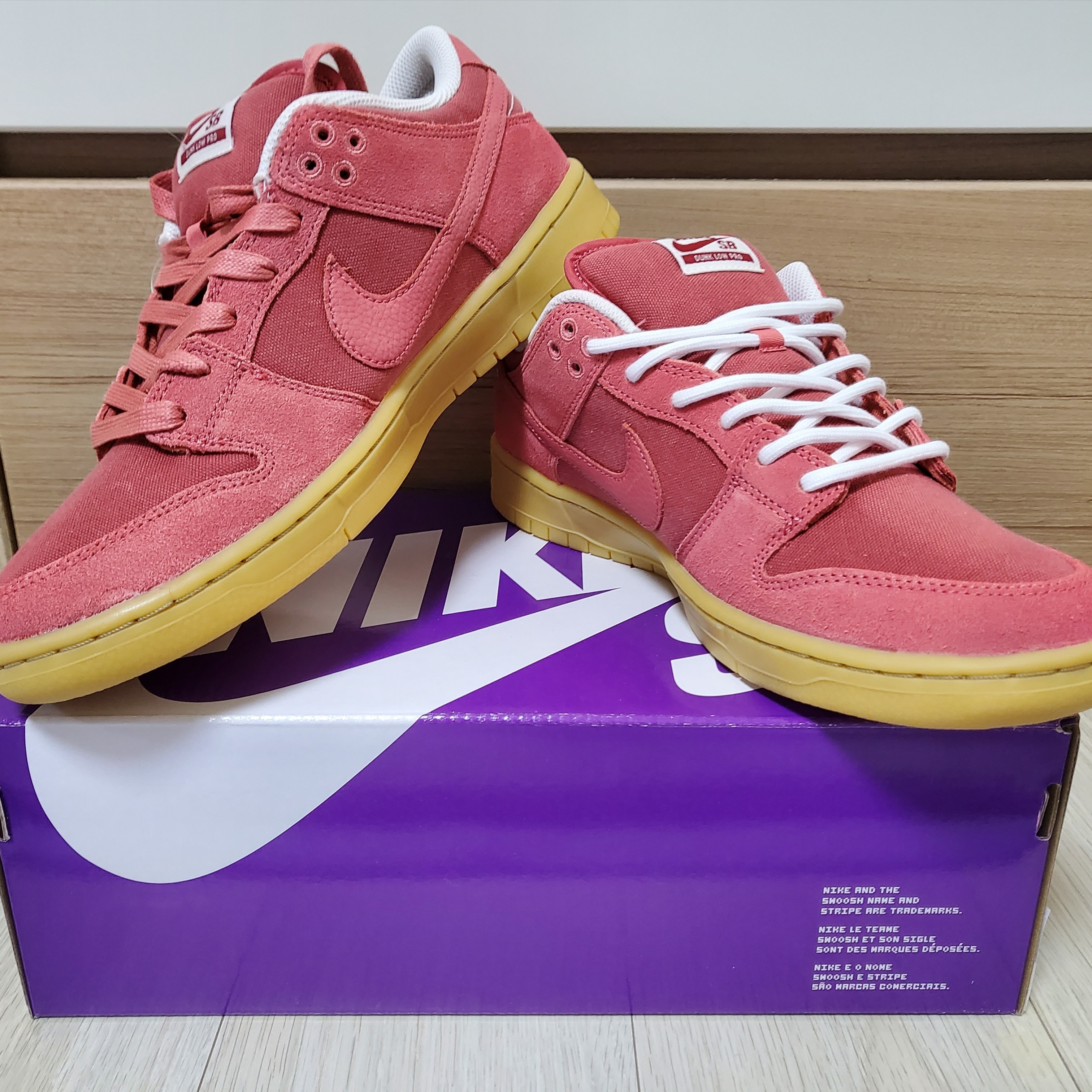 Nike SB Dunk Low Adobe 착용 스타일 - 2