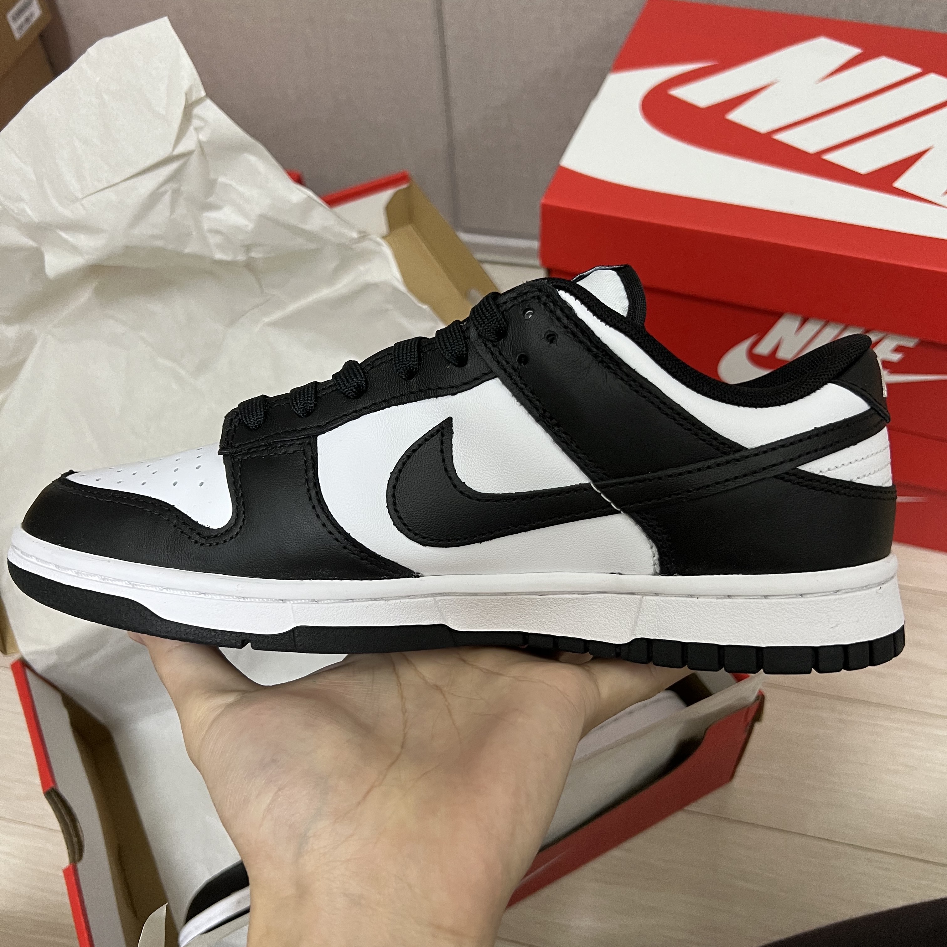 Nike Dunk Low Retro Black 착용 스타일 - 2