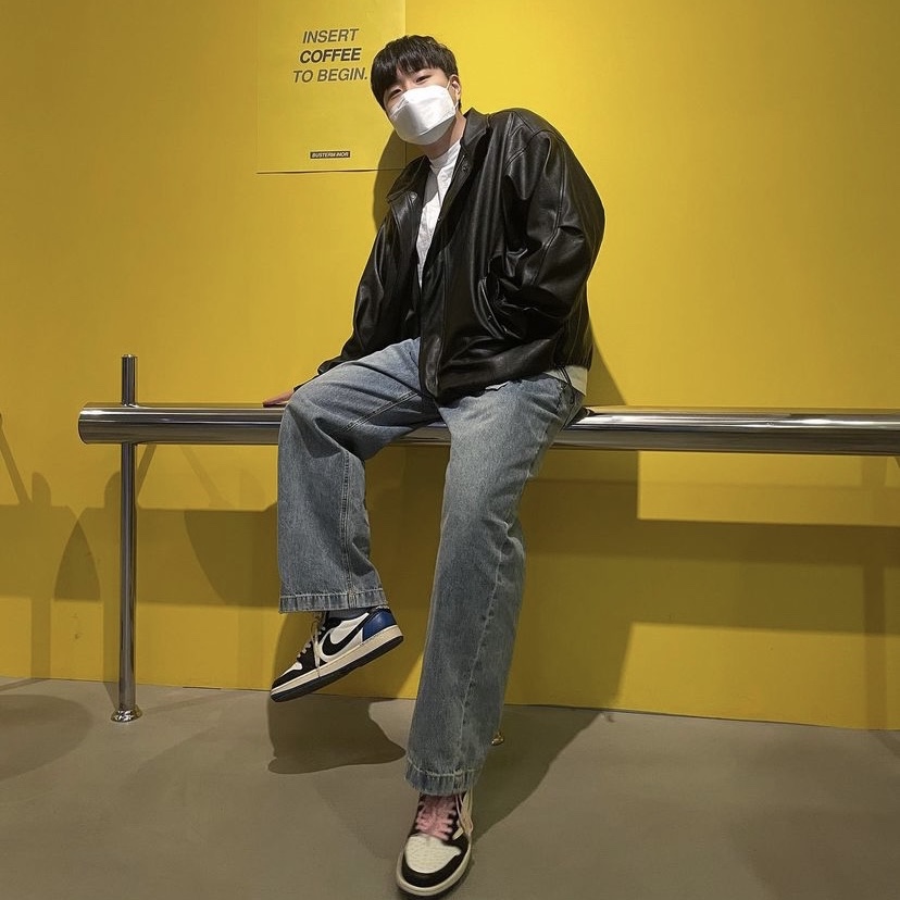 Jordan 1 x Travis Scott x Fragment Retro Low OG SP Military Blue 착용 스타일