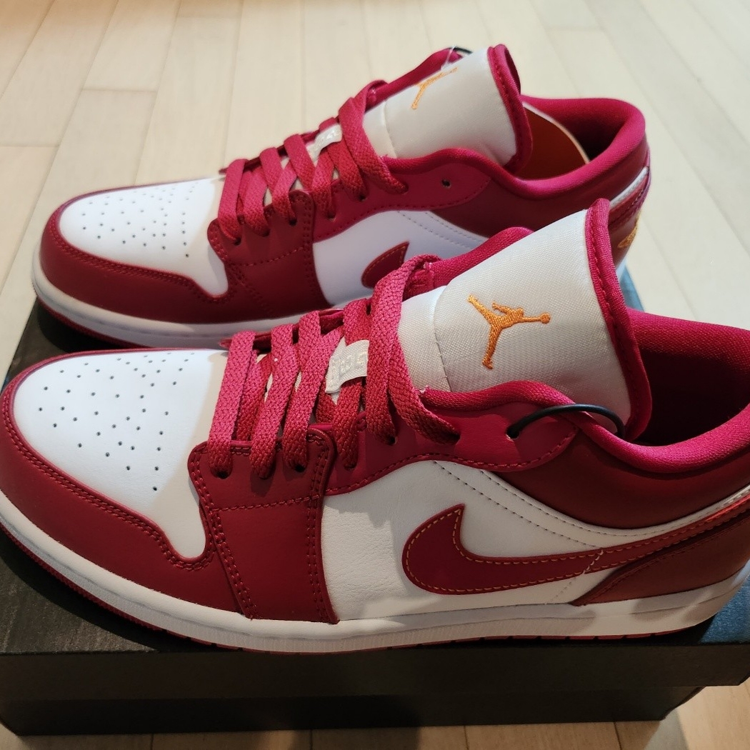 Jordan 1 Low Cardinal Red 착용 스타일 - 2