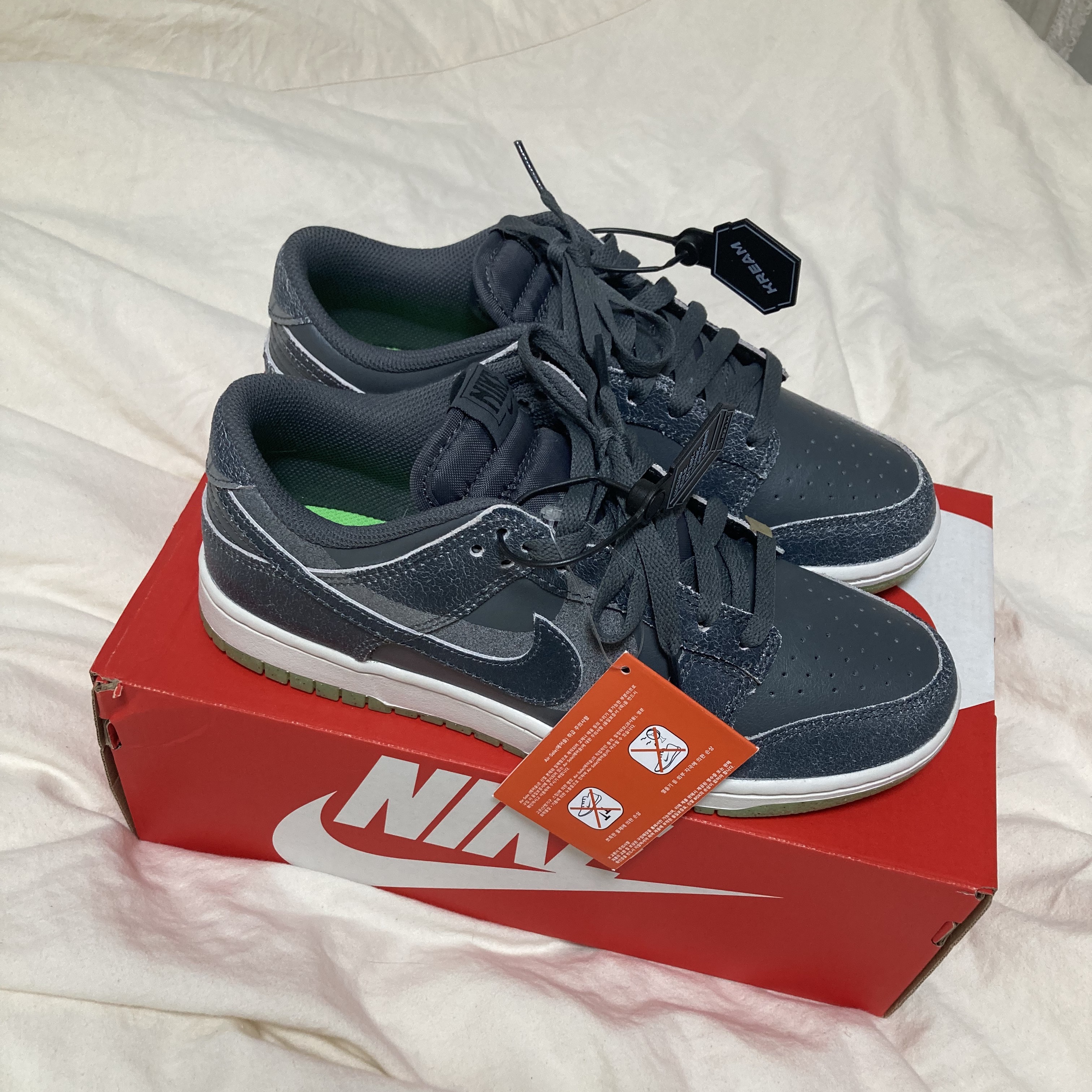 Nike Dunk Low Retro PRM Halloween 착용 스타일