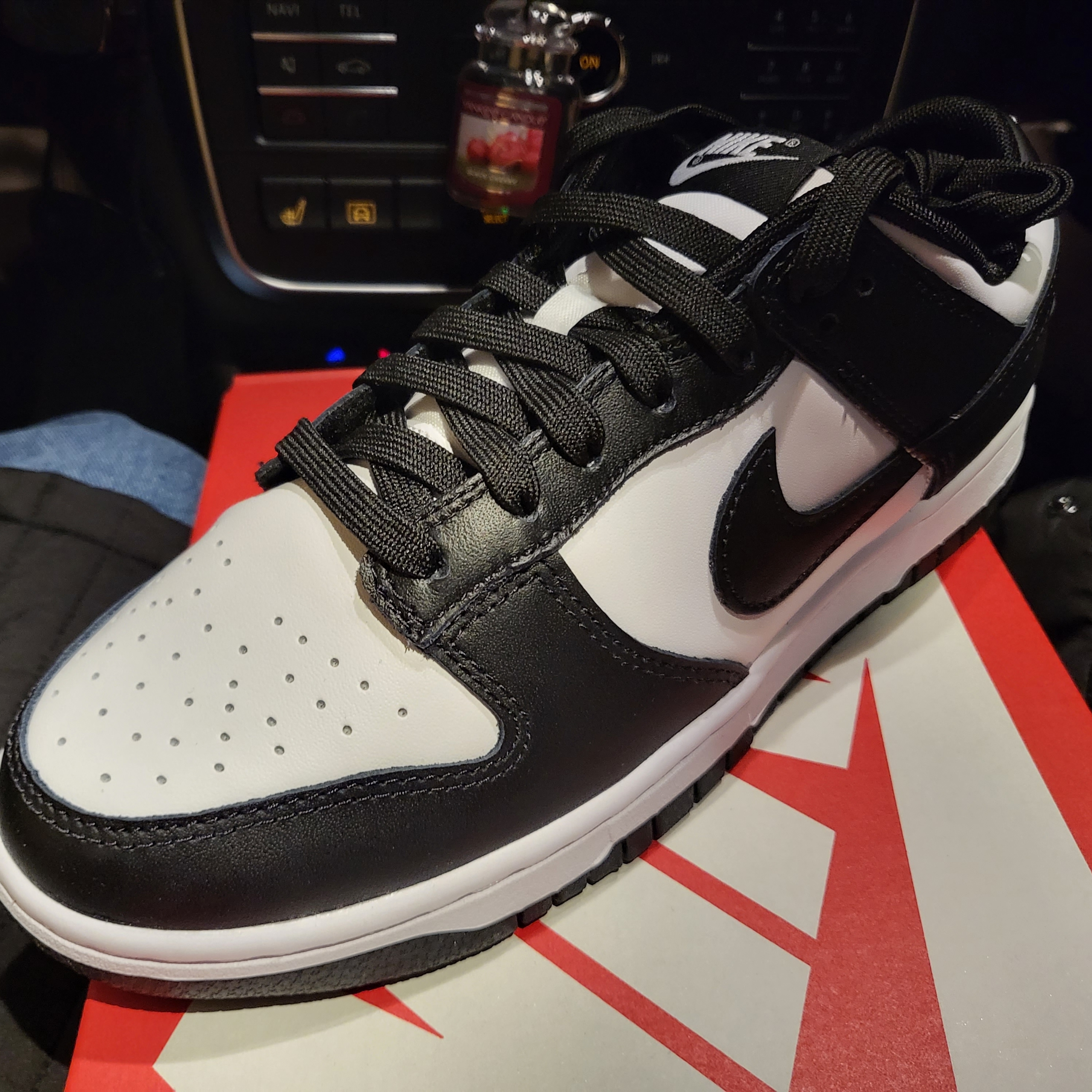 Nike Dunk Low Retro Black 착용 스타일