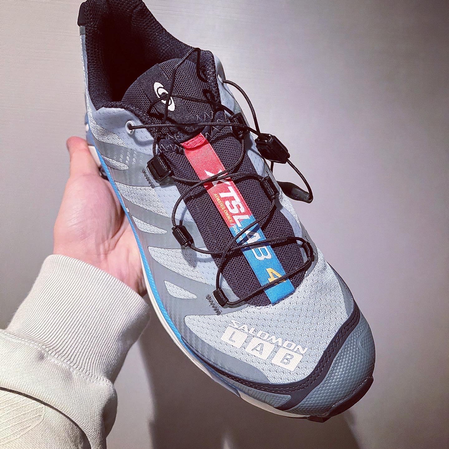 Salomon XT-4 Stormy Weather 착용 스타일