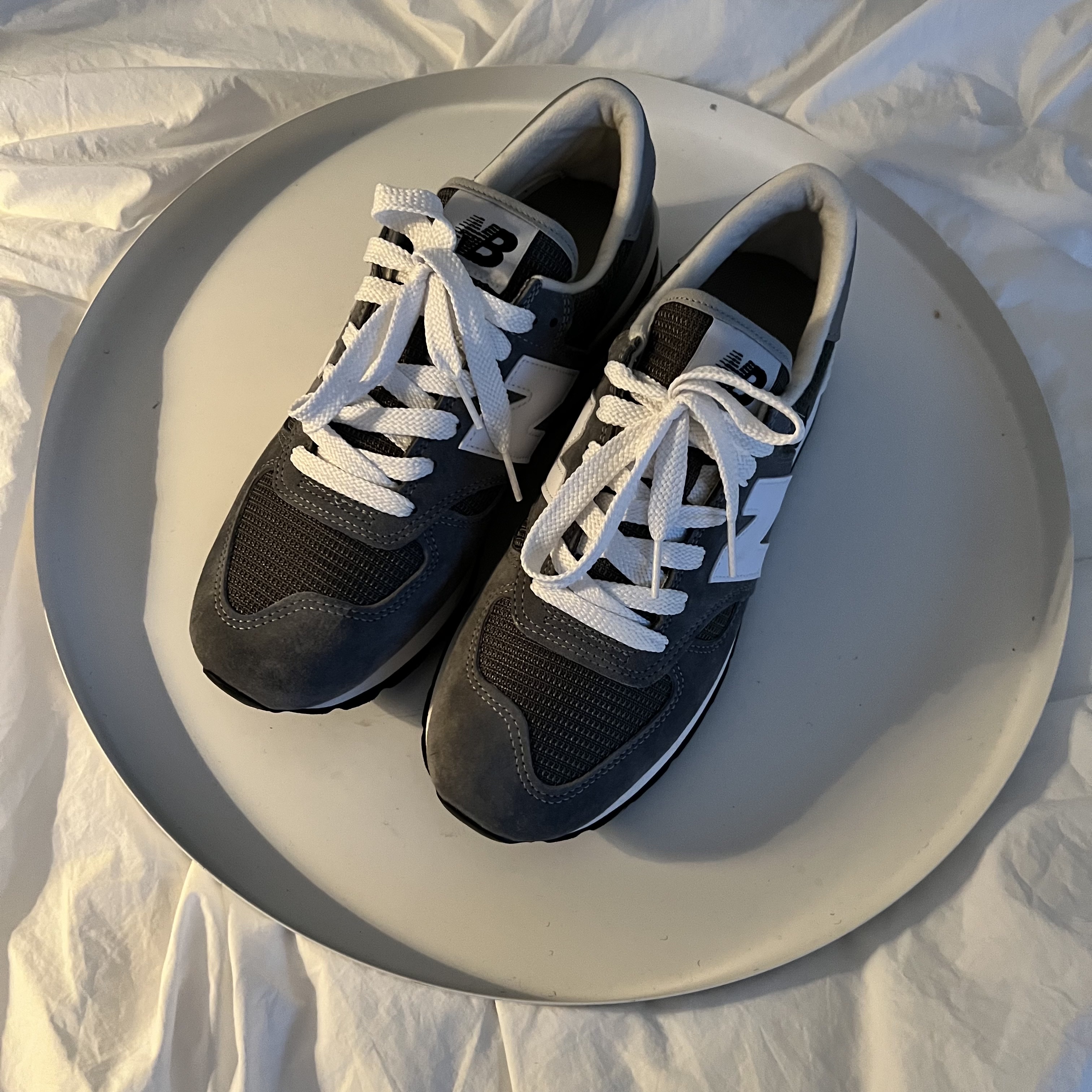 New Balance 990v1 Made in USA Grey White 착용 스타일