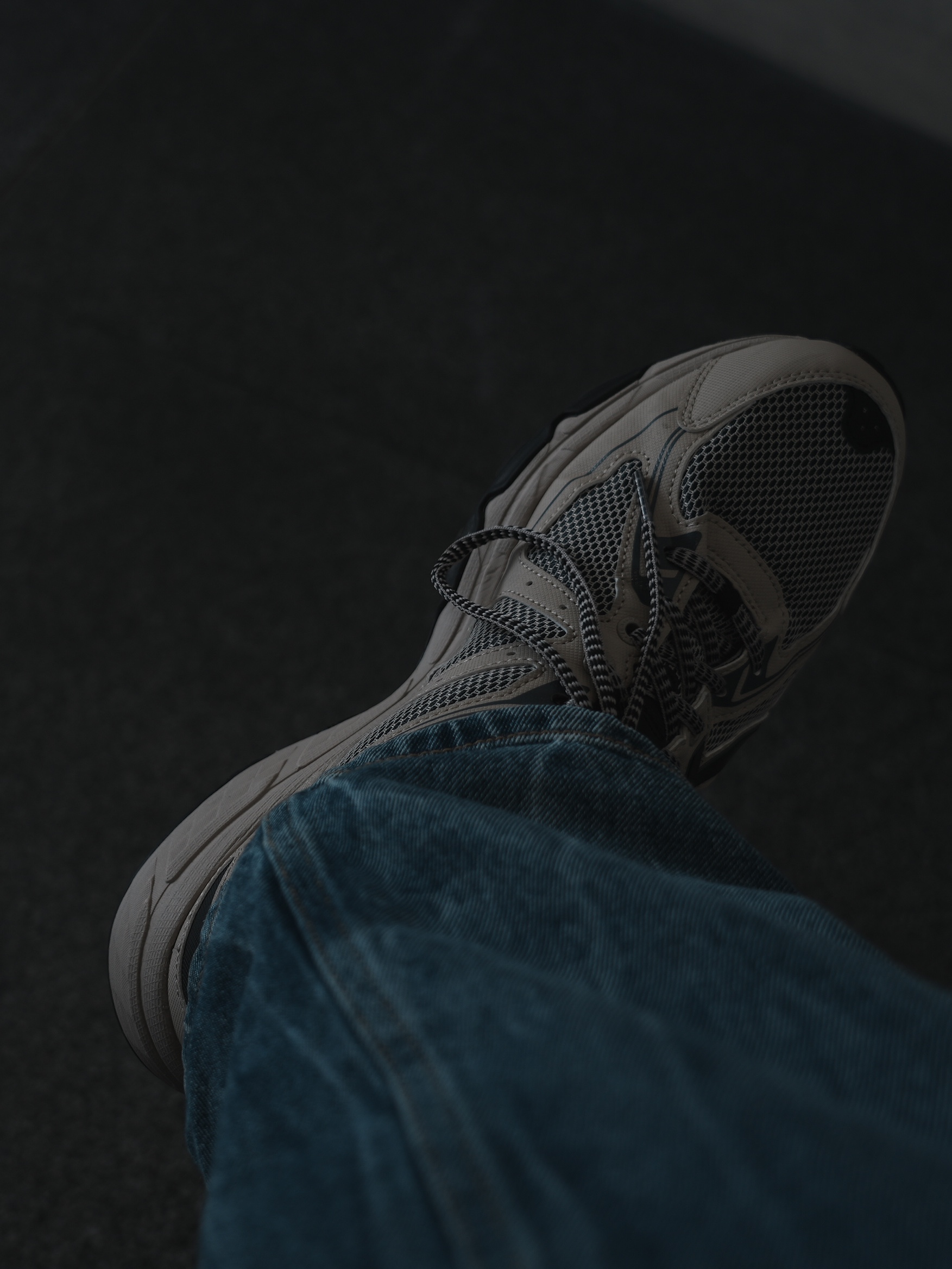Asics Gel-Venture 6 Feather Grey Black 착용 스타일 - 4