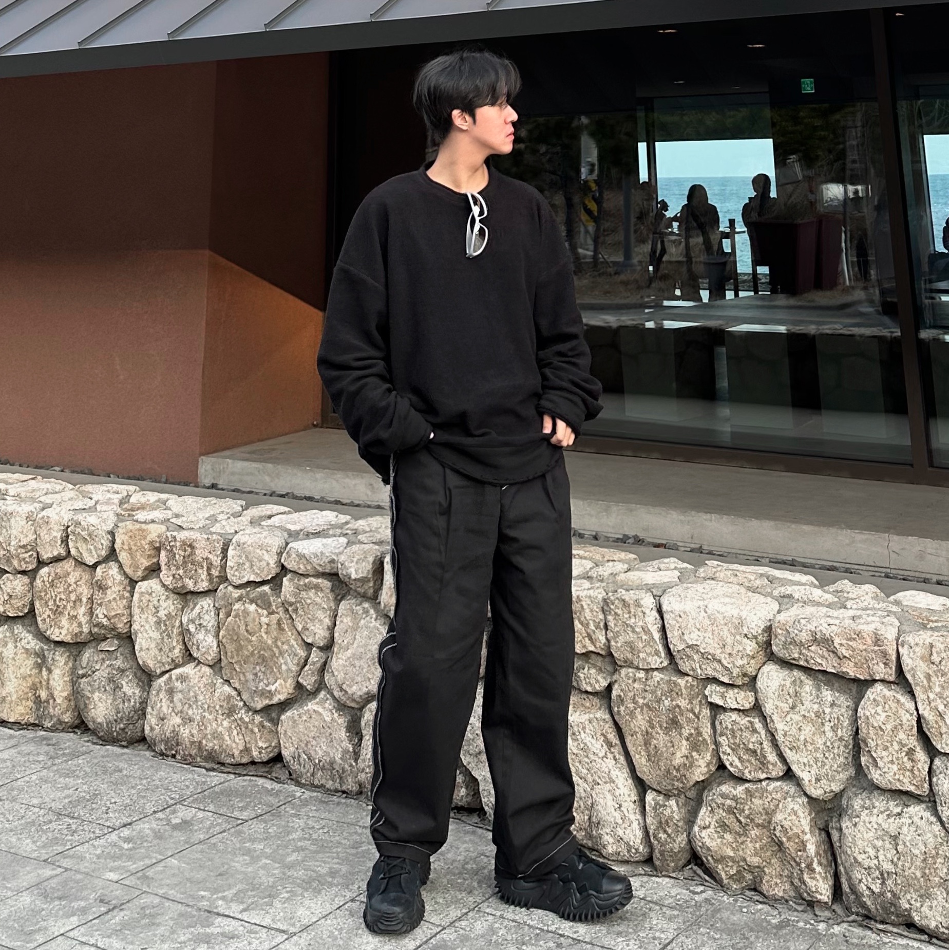 Converse Street Utility Run Star Motion High Triple Black 착용 스타일 - 1