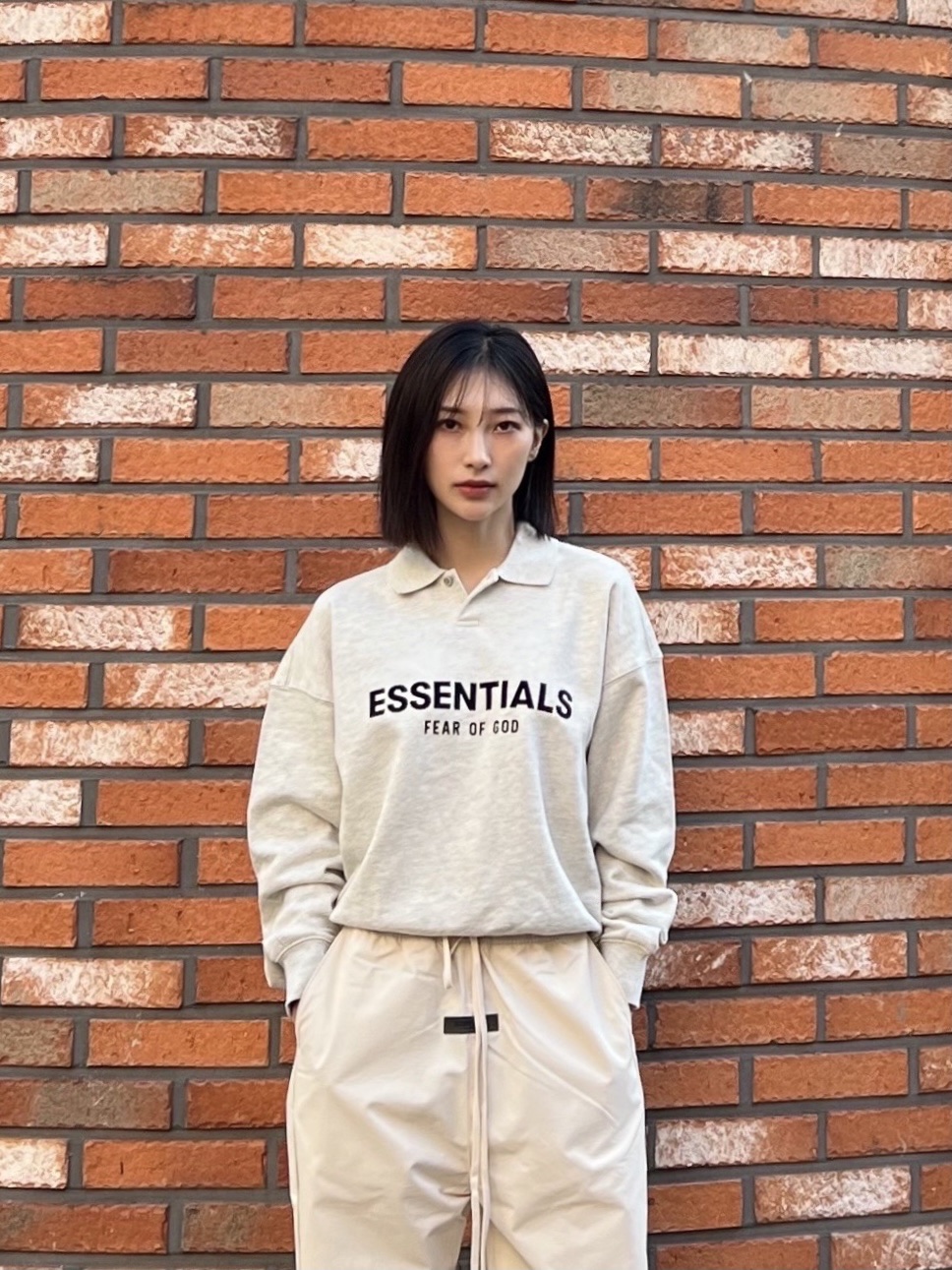 (Kids) Essentials The Core Collection Long Sleeve Polo Light Oatmeal, Jordan 1 x Travis Scott Retro Low OG SP Sail and Ridgerock 착용 스타일 - 2
