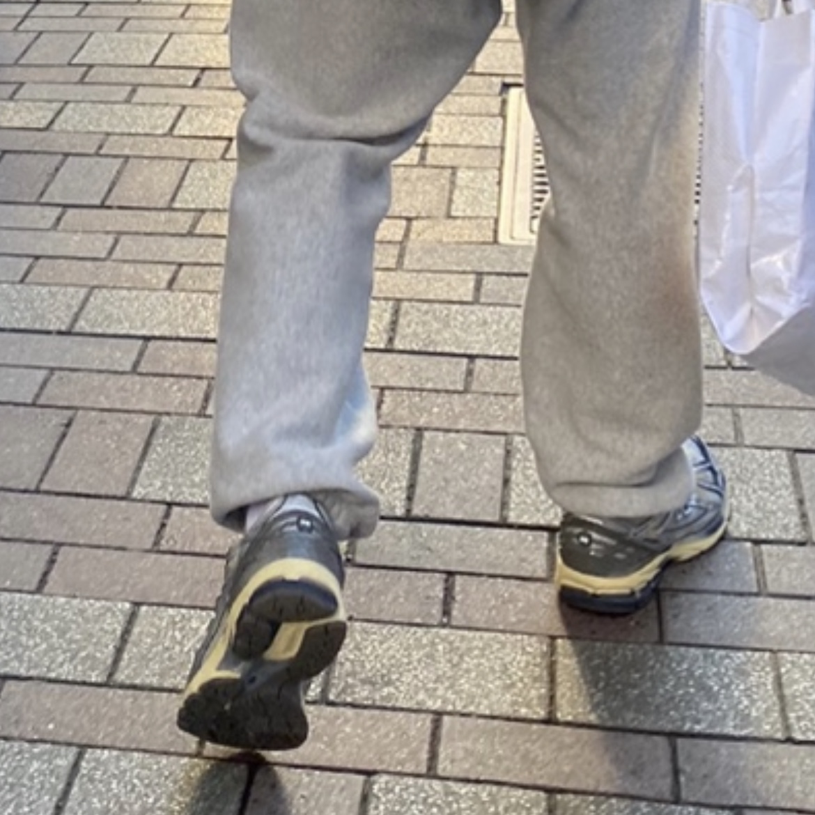 New Balance x Thisisneverthat 1906R 2022 Downtown Run 착용 스타일 - 2