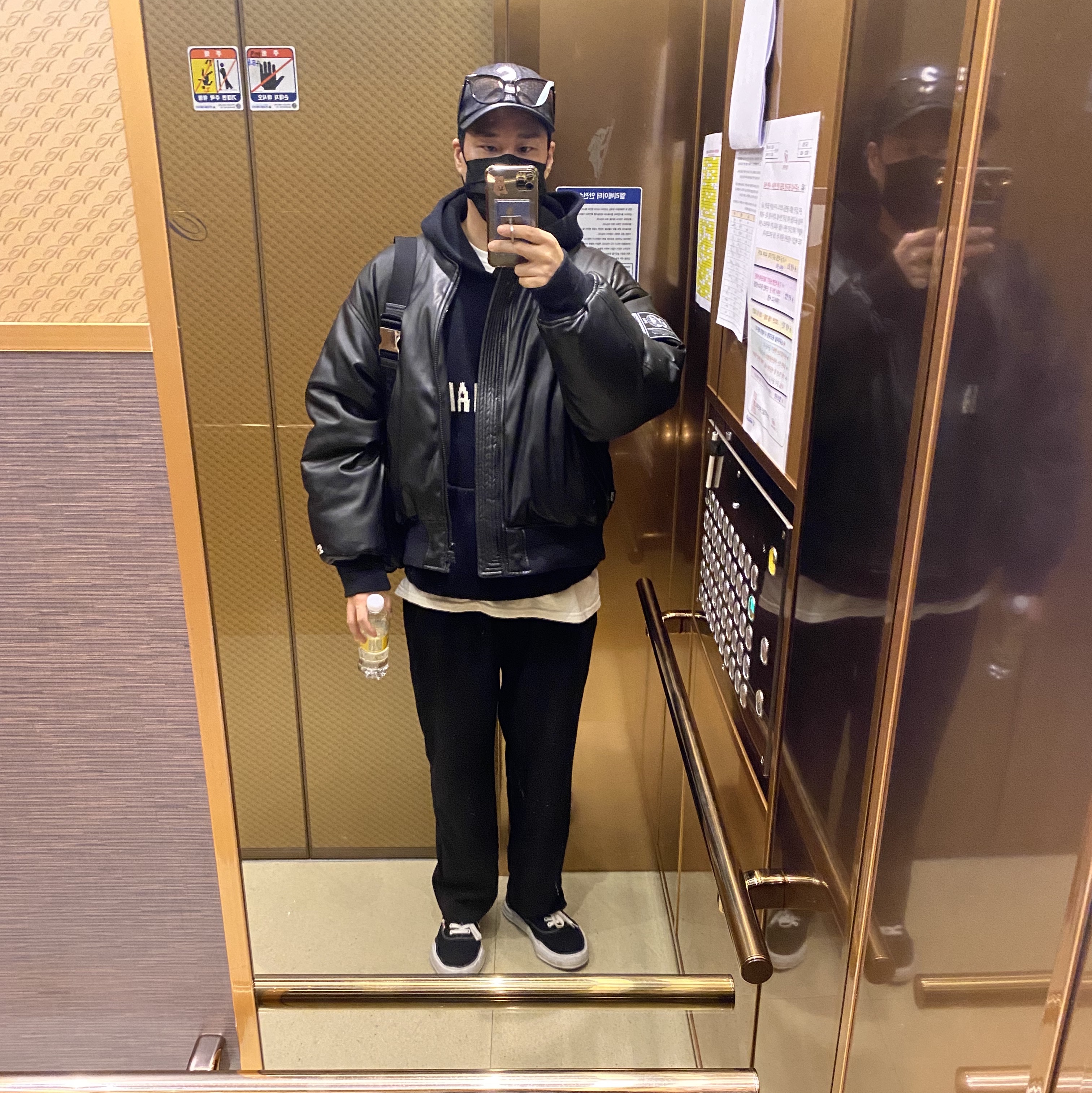 Essentials Knit Hoodie Black - 20FW, Maison Mihara Yasuhiro Baker OG Sole Canvas Low Cut Sneakers Black 착용 스타일