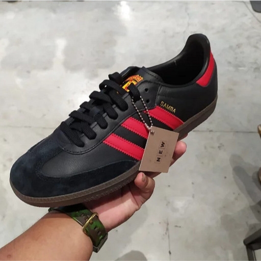 Adidas Samba Manchester United 착용 스타일