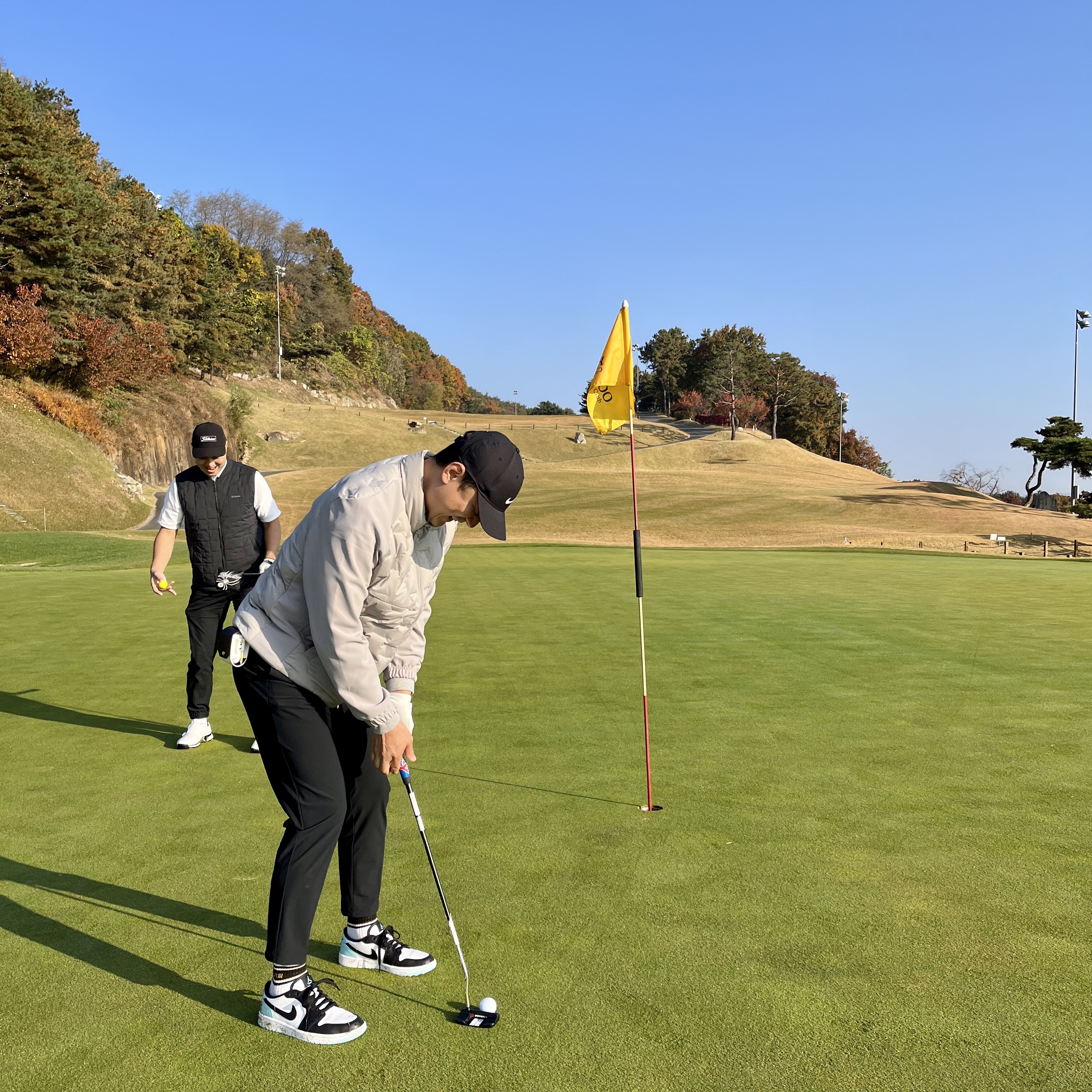 Jordan 1 Low Golf Copa 착용 스타일 - 3